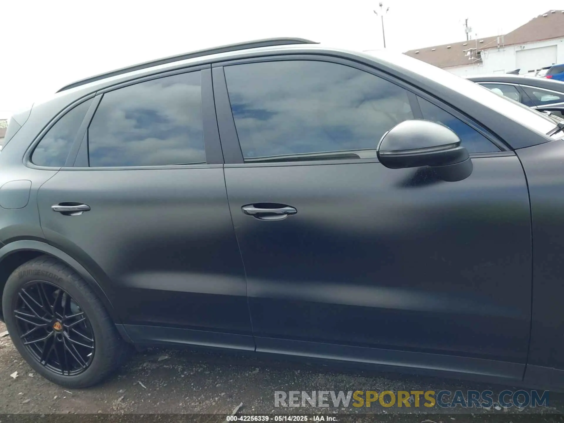 13 Фотография поврежденного автомобиля WP1AA2AY1SDA00472 PORSCHE CAYENNE 2025