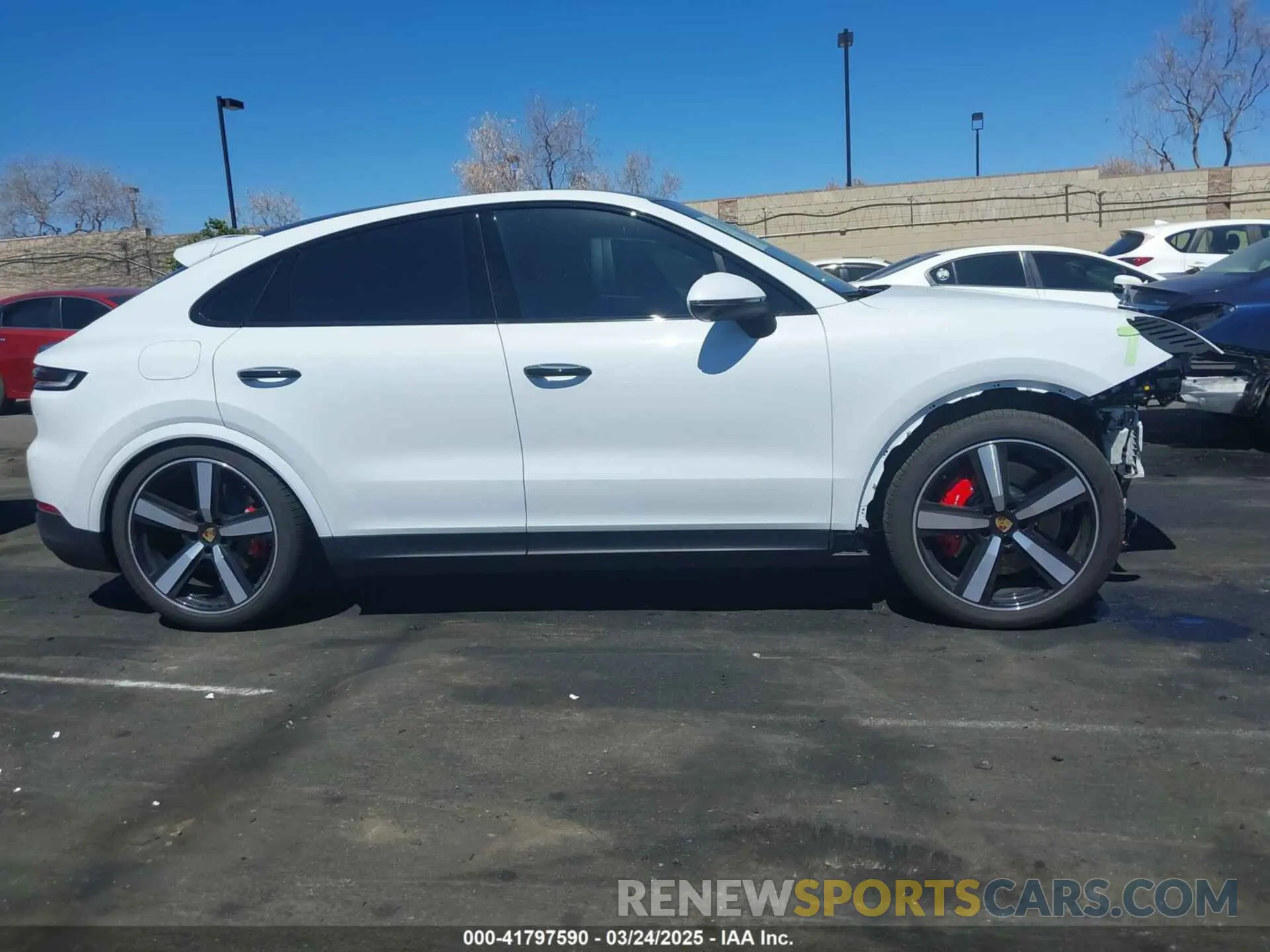 14 Фотография поврежденного автомобиля WP1BL2AY1RDA60017 PORSCHE CAYENNE COUPE 2024