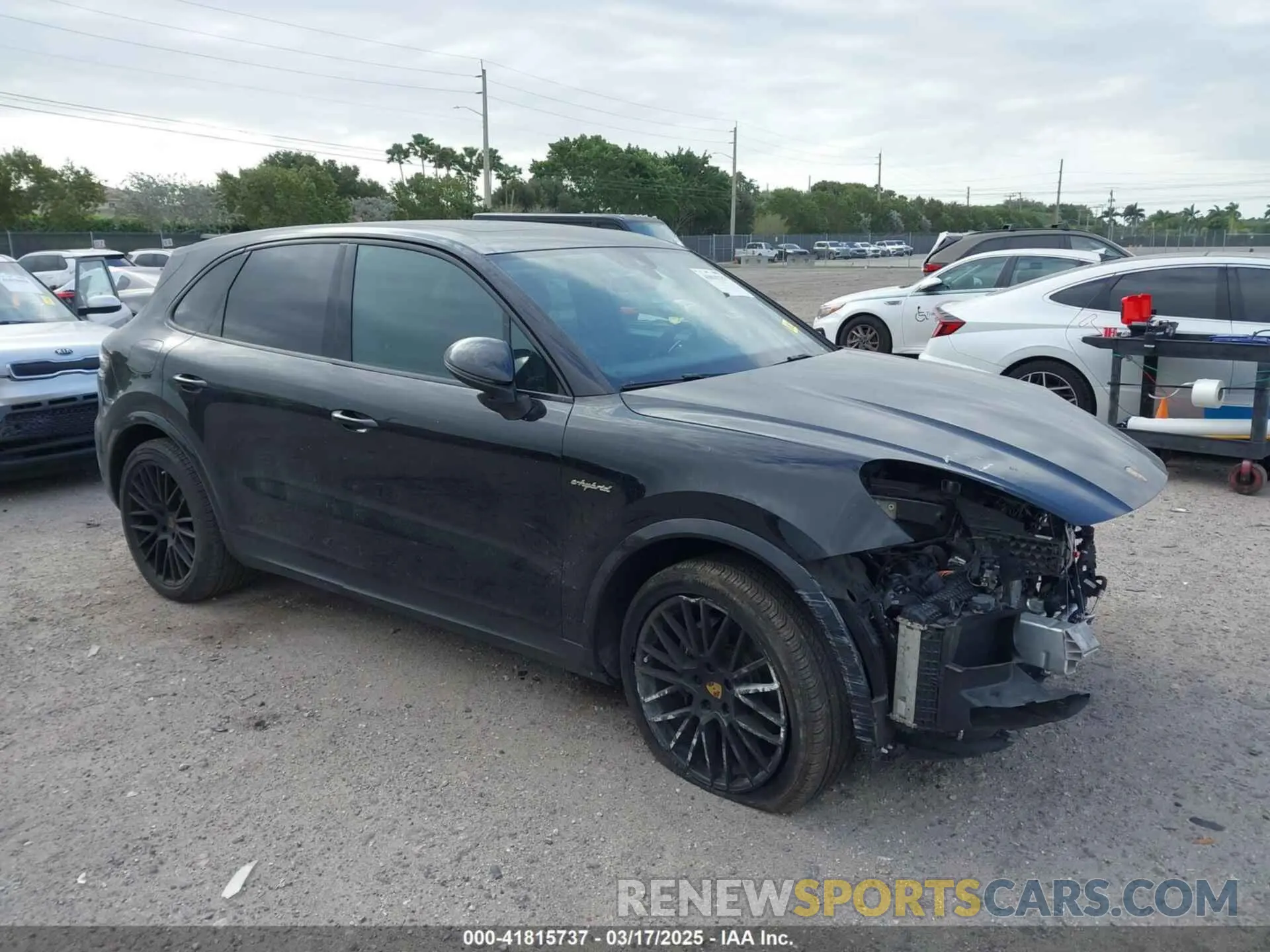 1 Фотография поврежденного автомобиля WP1AE2AYXMDA24566 PORSCHE CAYENNE E-HYBRID 2021