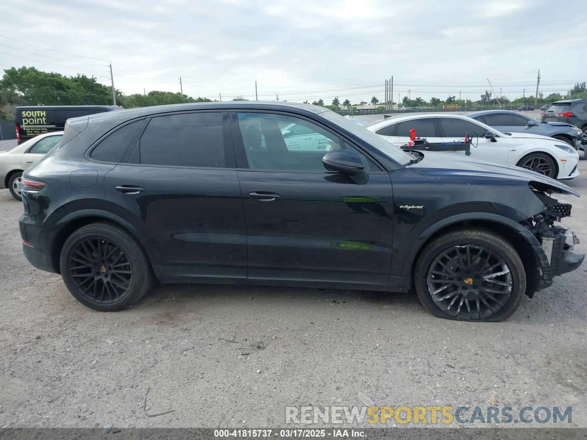 14 Фотография поврежденного автомобиля WP1AE2AYXMDA24566 PORSCHE CAYENNE E-HYBRID 2021