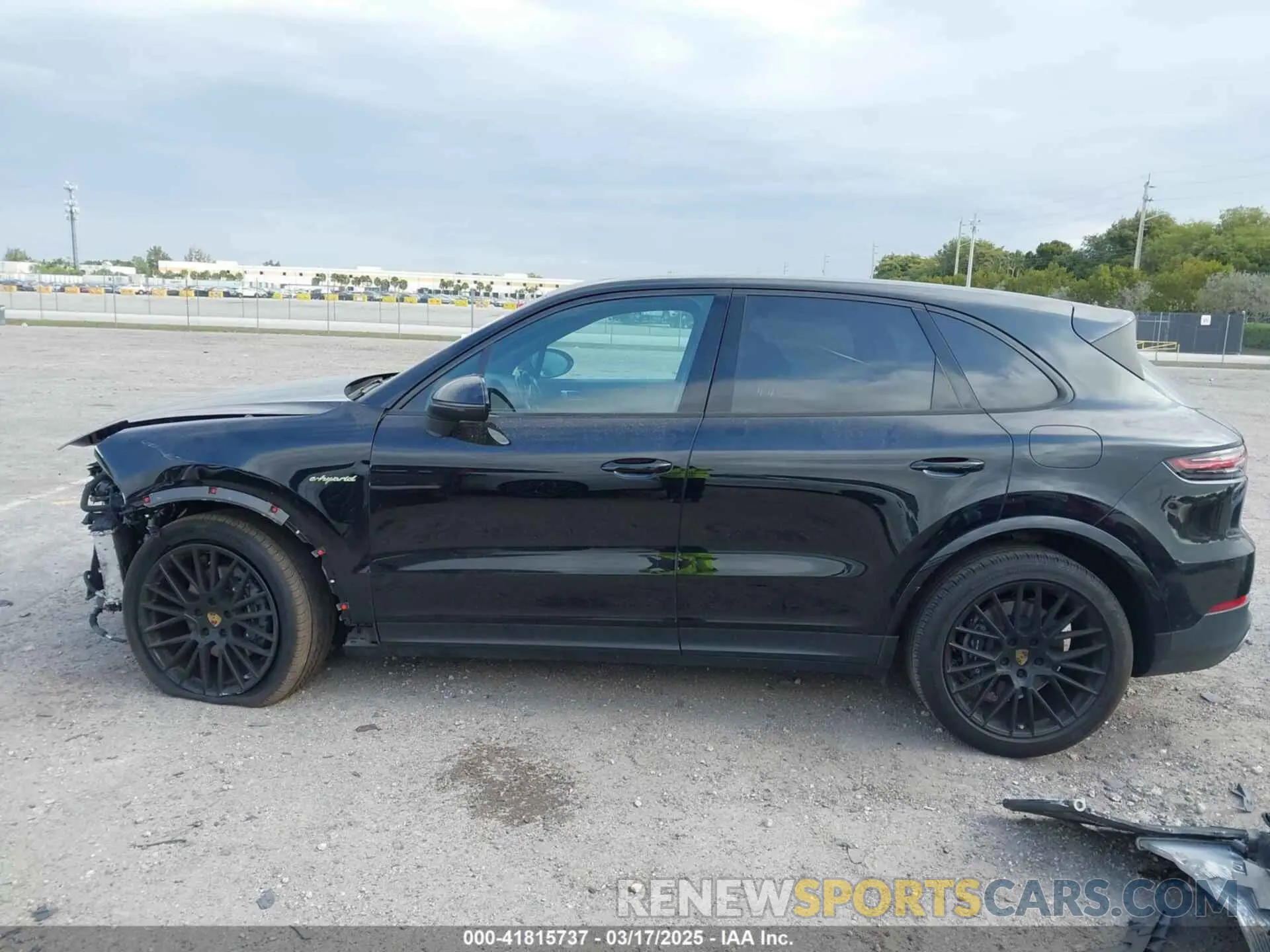 15 Фотография поврежденного автомобиля WP1AE2AYXMDA24566 PORSCHE CAYENNE E-HYBRID 2021