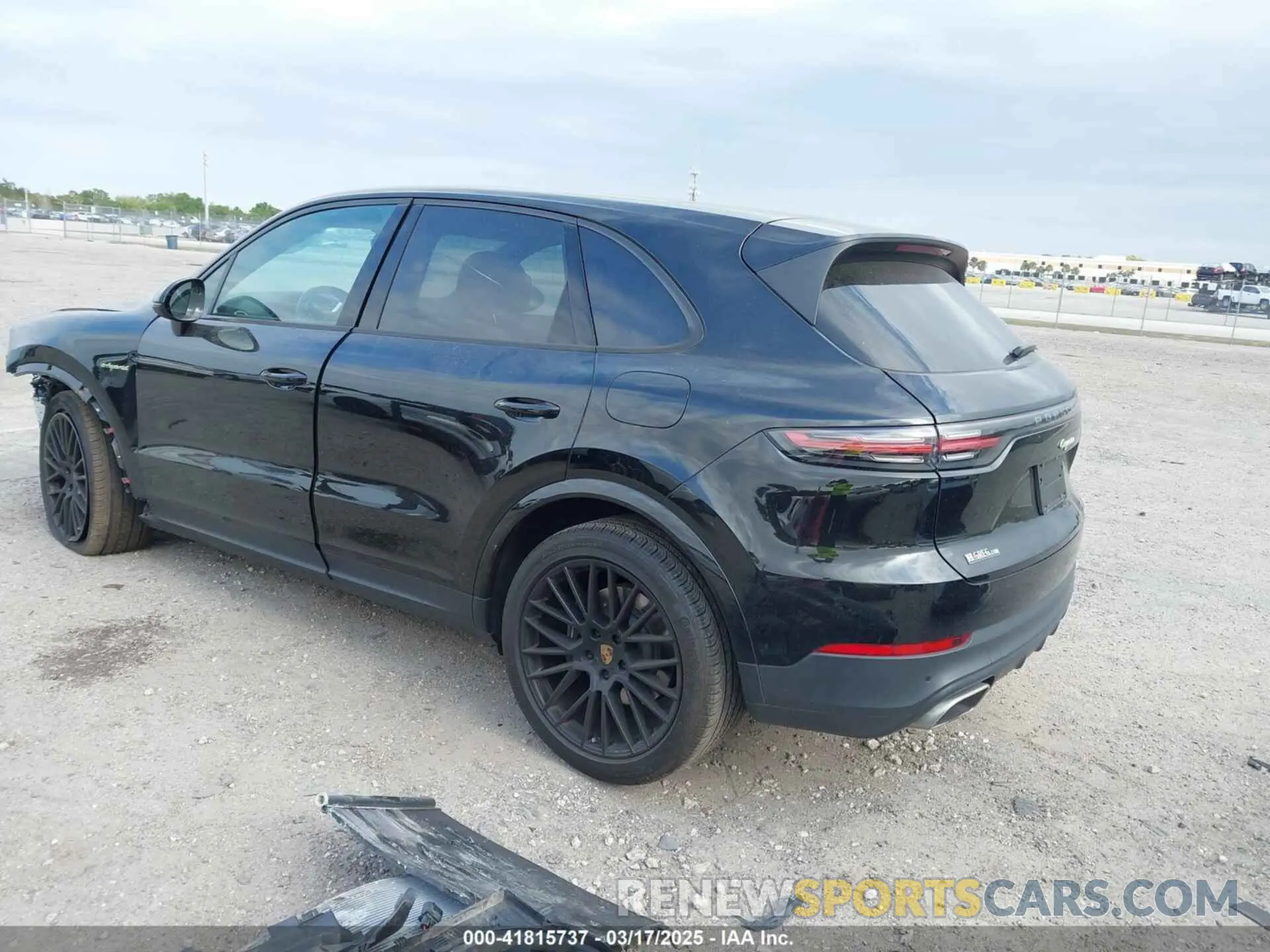 3 Фотография поврежденного автомобиля WP1AE2AYXMDA24566 PORSCHE CAYENNE E-HYBRID 2021