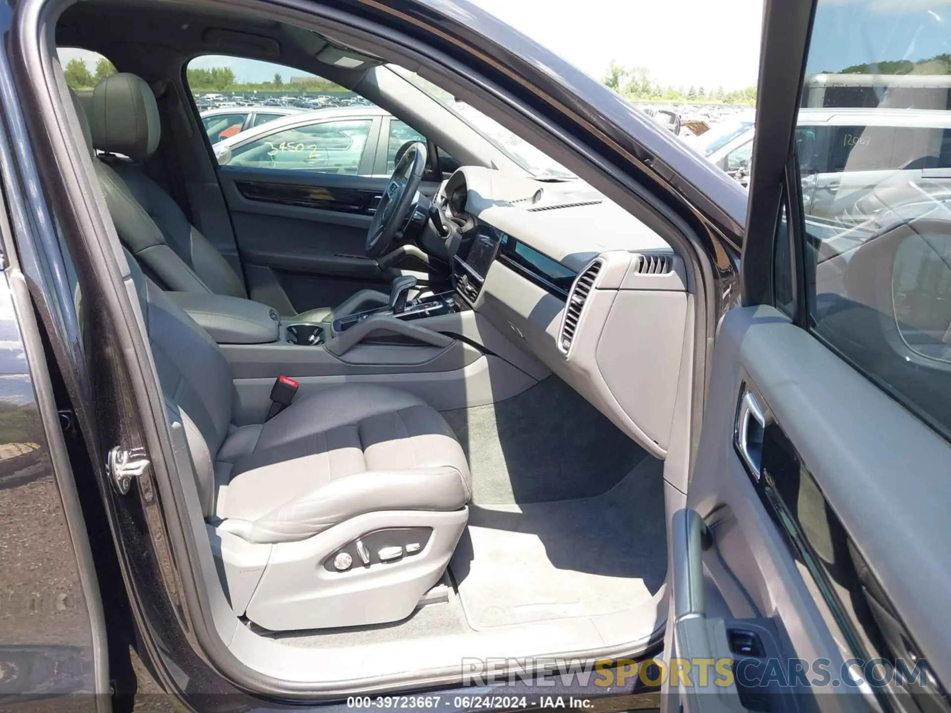 5 Photograph of a damaged car WP1BE2AY6LDA55042 PORSCHE CAYENNE E-HYBRID COUPE 2020