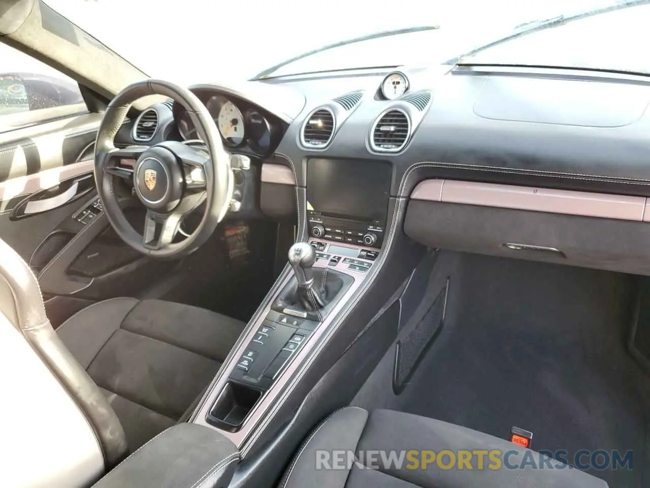 8 Photograph of a damaged car WP0AC2A8XNS275706 PORSCHE CAYMAN 2022