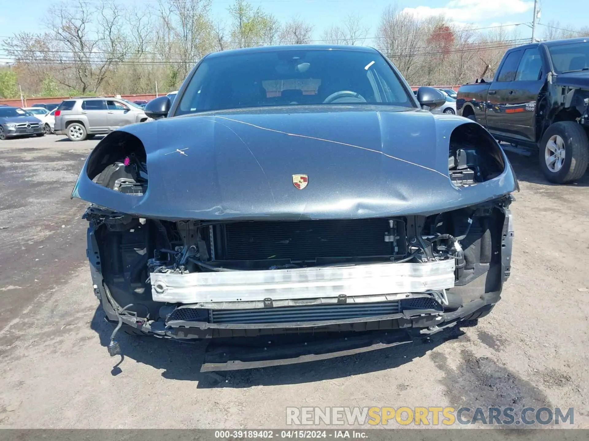 6 Photograph of a damaged car WP1AA2A51JLB13977 PORSCHE MACAN 2018