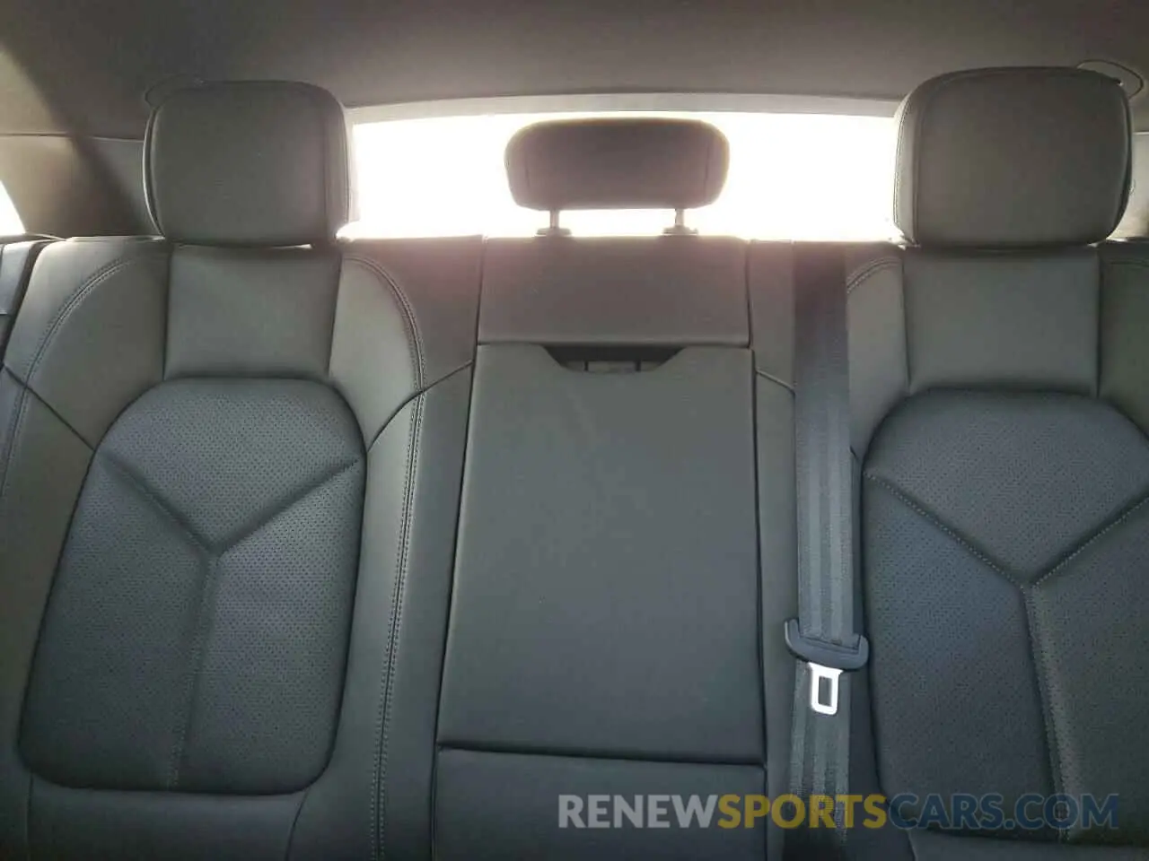 10 Photograph of a damaged car WP1AA2A50KLB07766 PORSCHE MACAN 2019