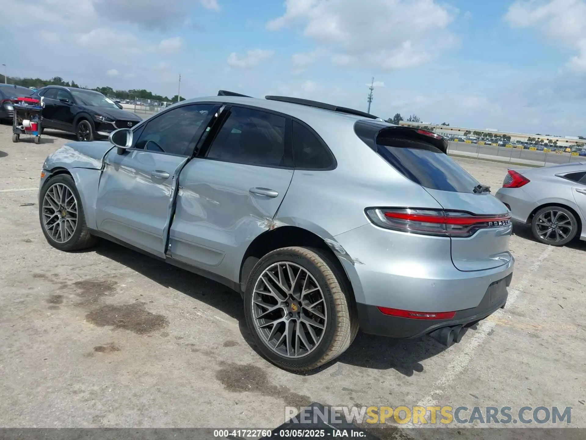 3 Фотография поврежденного автомобиля WP1AA2A51KLB02169 PORSCHE MACAN 2019