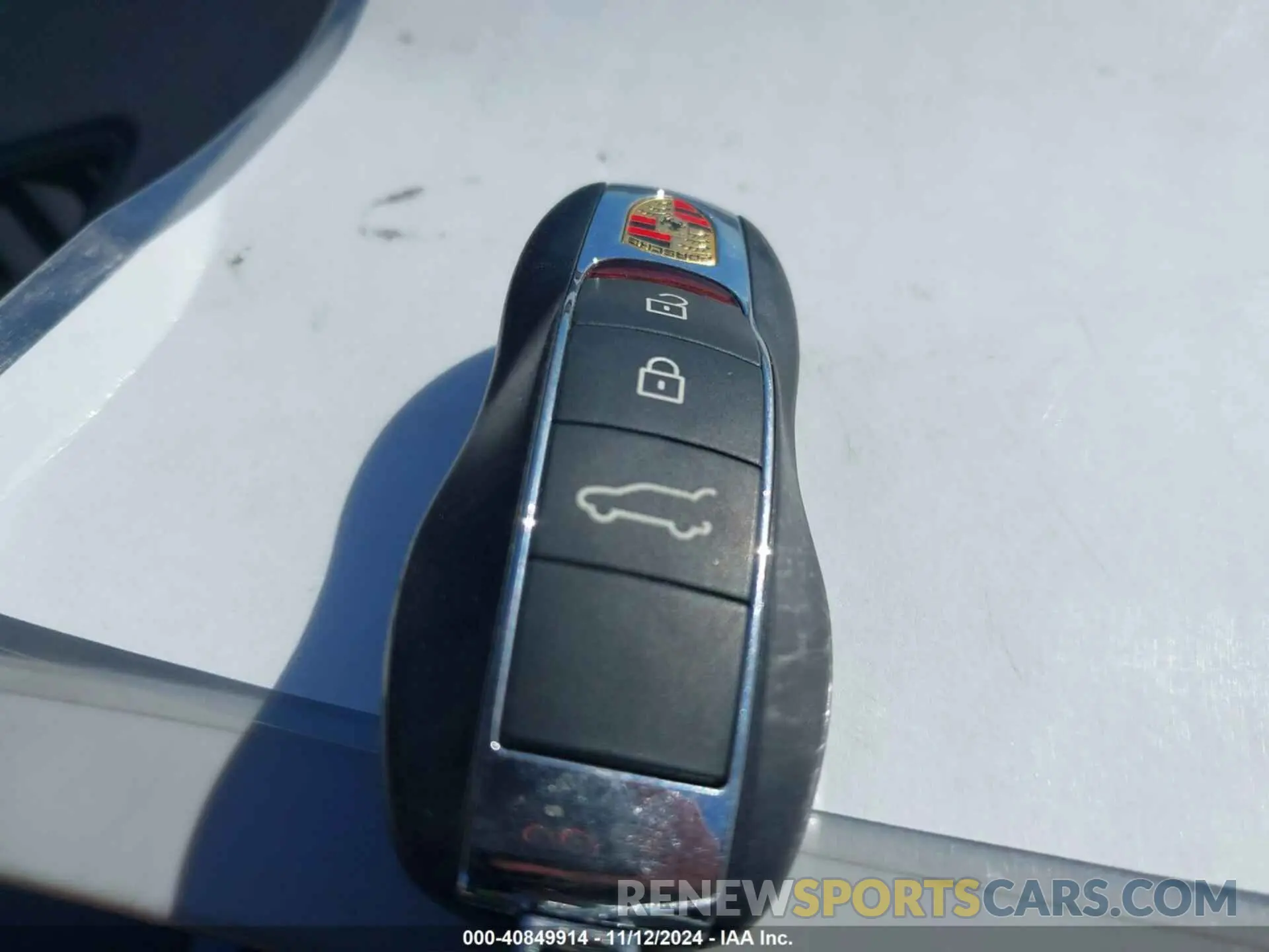 11 Photograph of a damaged car WP1AA2A54KLB01985 PORSCHE MACAN 2019