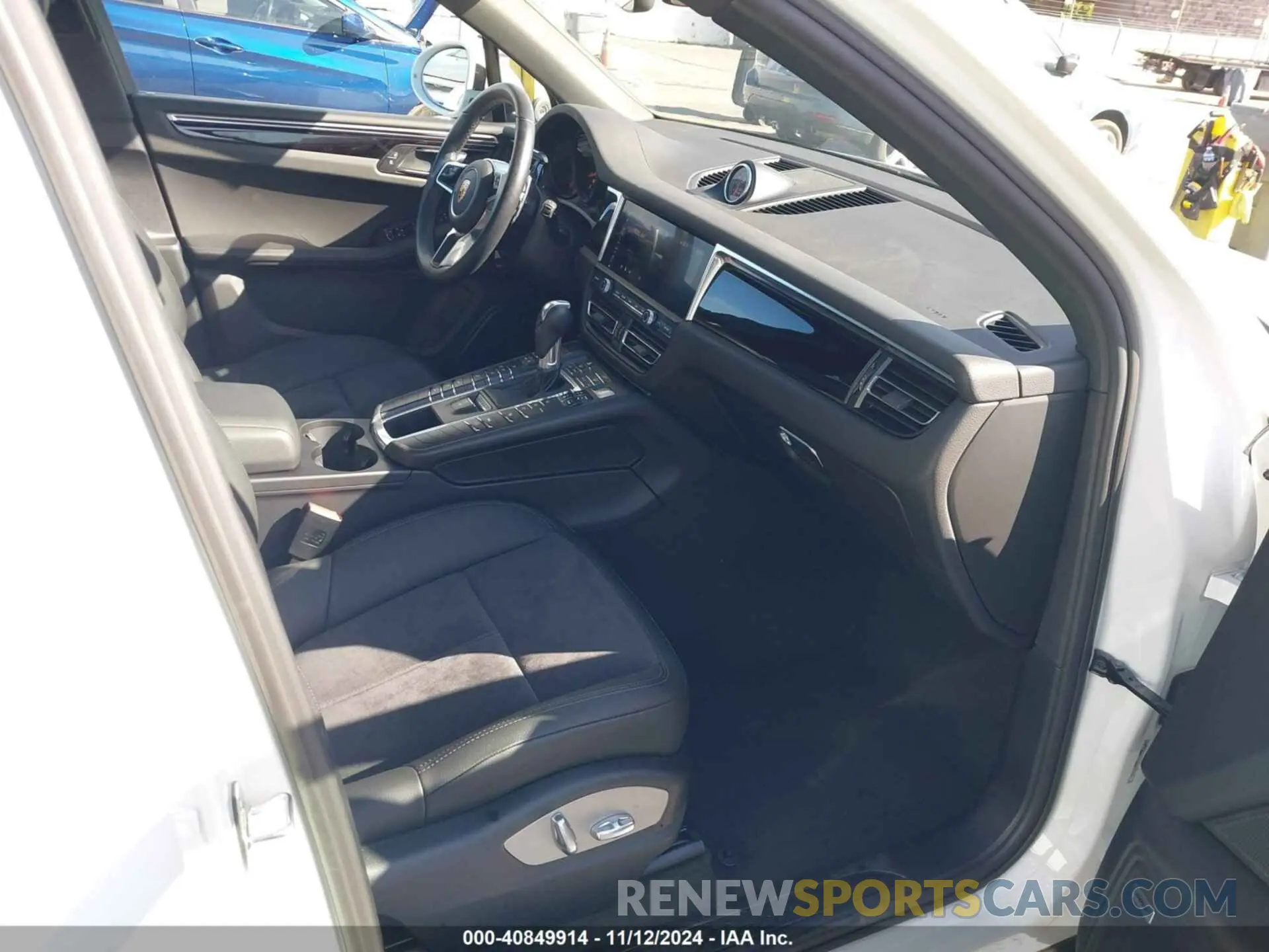 5 Photograph of a damaged car WP1AA2A54KLB01985 PORSCHE MACAN 2019