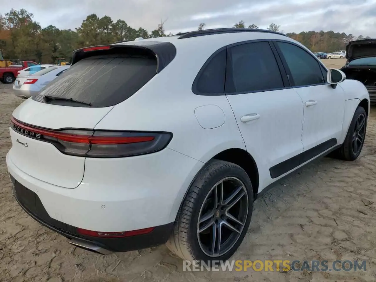 4 Photograph of a damaged car WP1AA2A54KLB04756 PORSCHE MACAN 2019