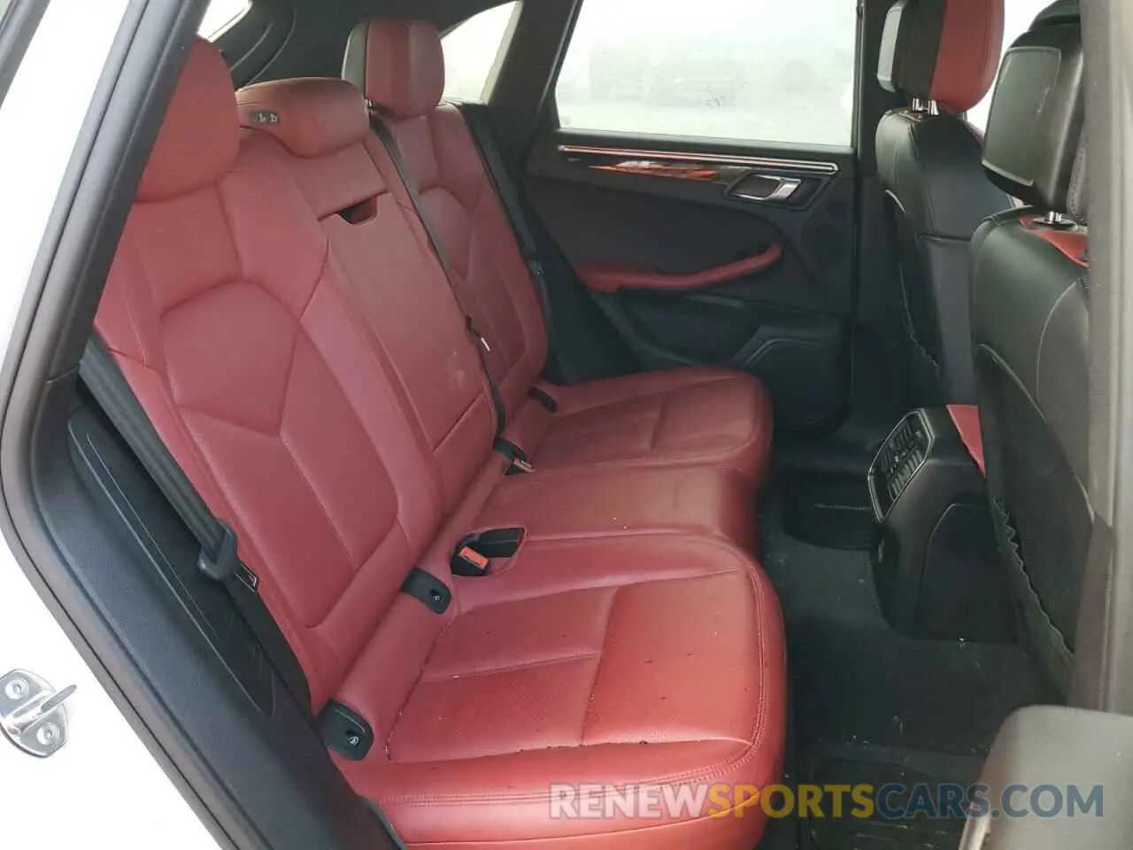 6 Photograph of a damaged car WP1AA2A54KLB04756 PORSCHE MACAN 2019