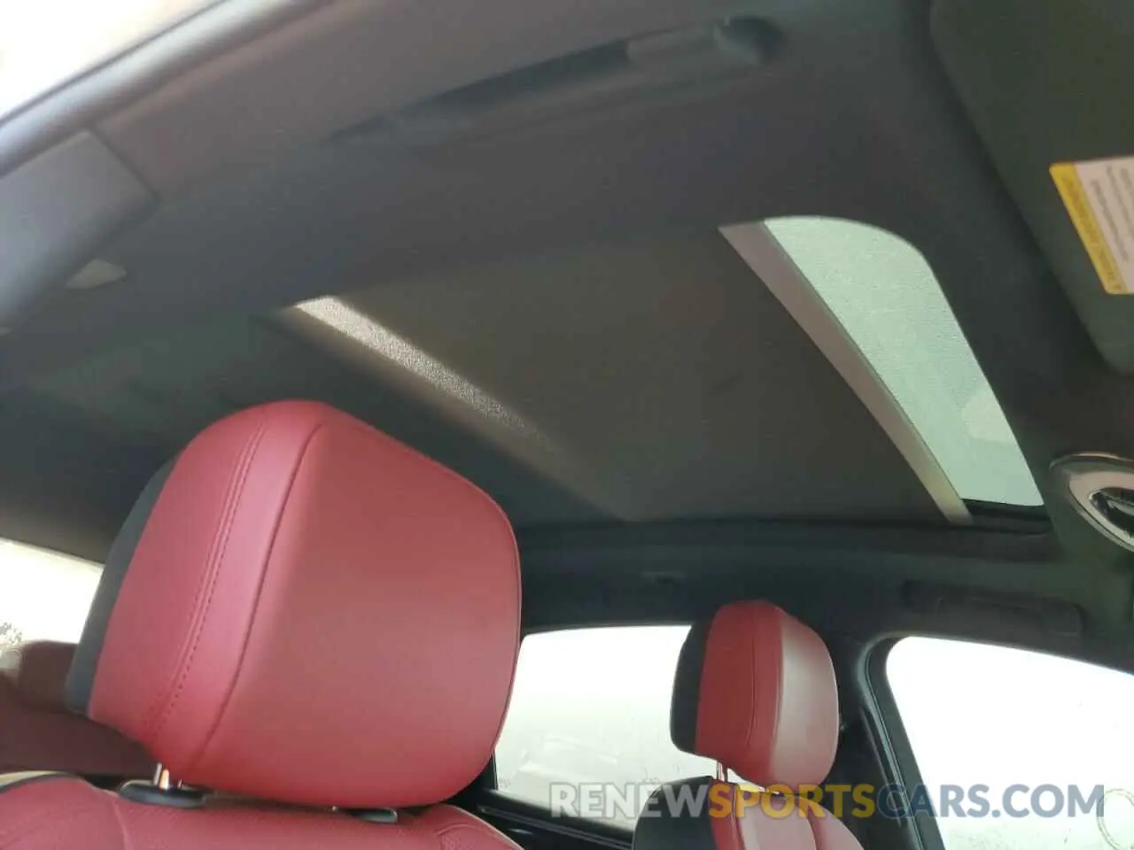 9 Photograph of a damaged car WP1AA2A54KLB04756 PORSCHE MACAN 2019