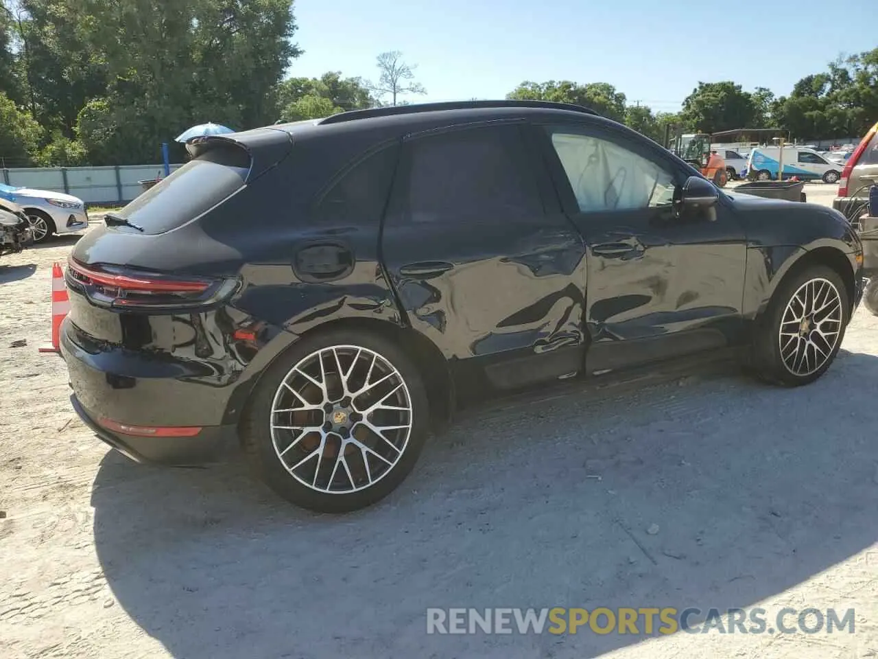 3 Фотография поврежденного автомобиля WP1AA2A54KLB09004 PORSCHE MACAN 2019