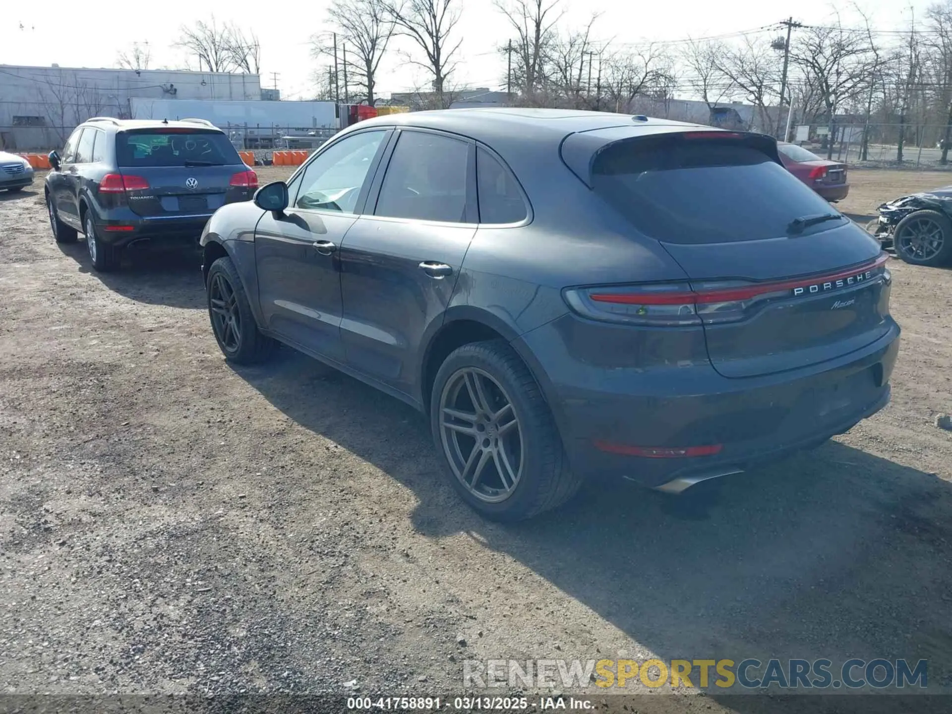 3 Фотография поврежденного автомобиля WP1AA2A56KLB08064 PORSCHE MACAN 2019