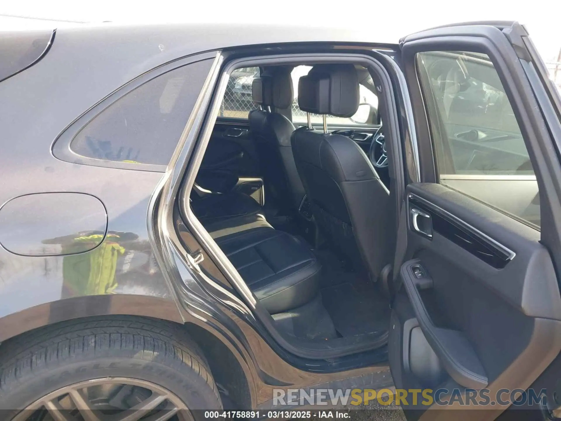 8 Фотография поврежденного автомобиля WP1AA2A56KLB08064 PORSCHE MACAN 2019