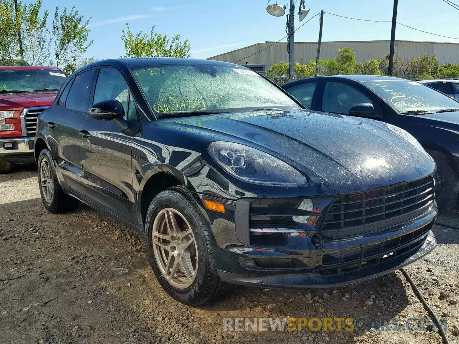 1 Photograph of a damaged car WP1AA2A58KLB08079 PORSCHE MACAN 2019