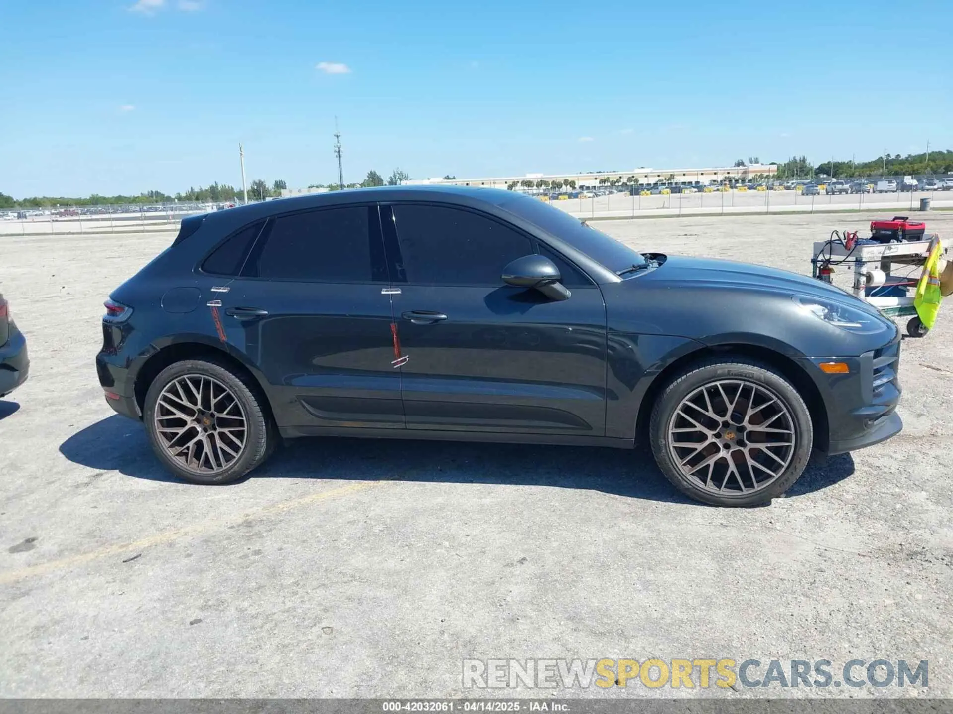 12 Photograph of a damaged car WP1AA2A58KLB08292 PORSCHE MACAN 2019
