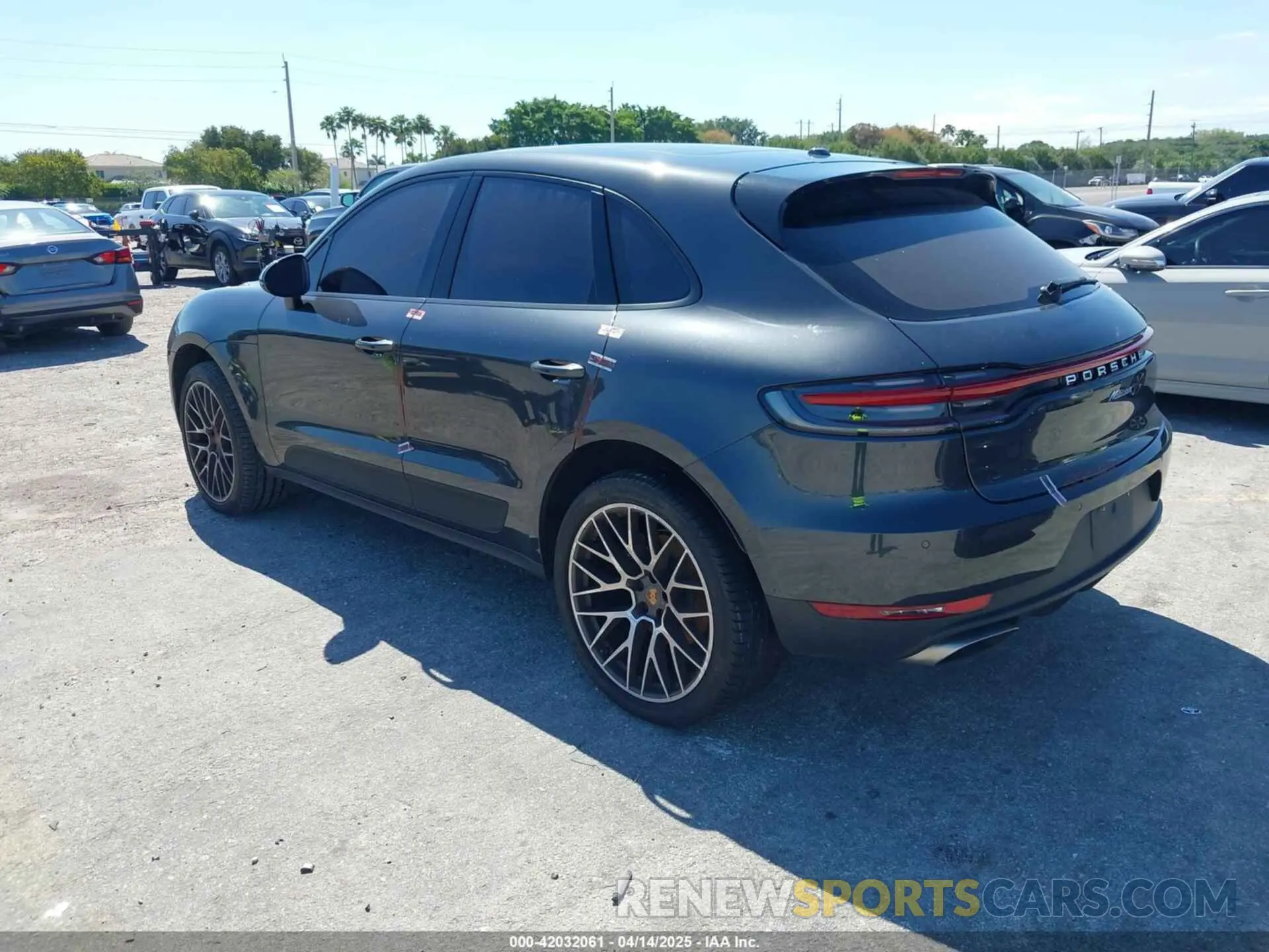 3 Photograph of a damaged car WP1AA2A58KLB08292 PORSCHE MACAN 2019