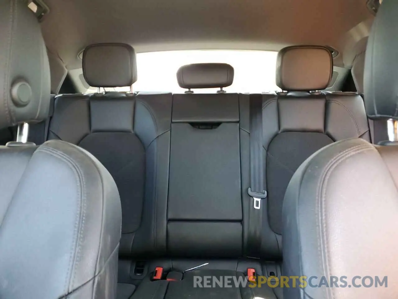 10 Photograph of a damaged car WP1AA2A59KLB03392 PORSCHE MACAN 2019