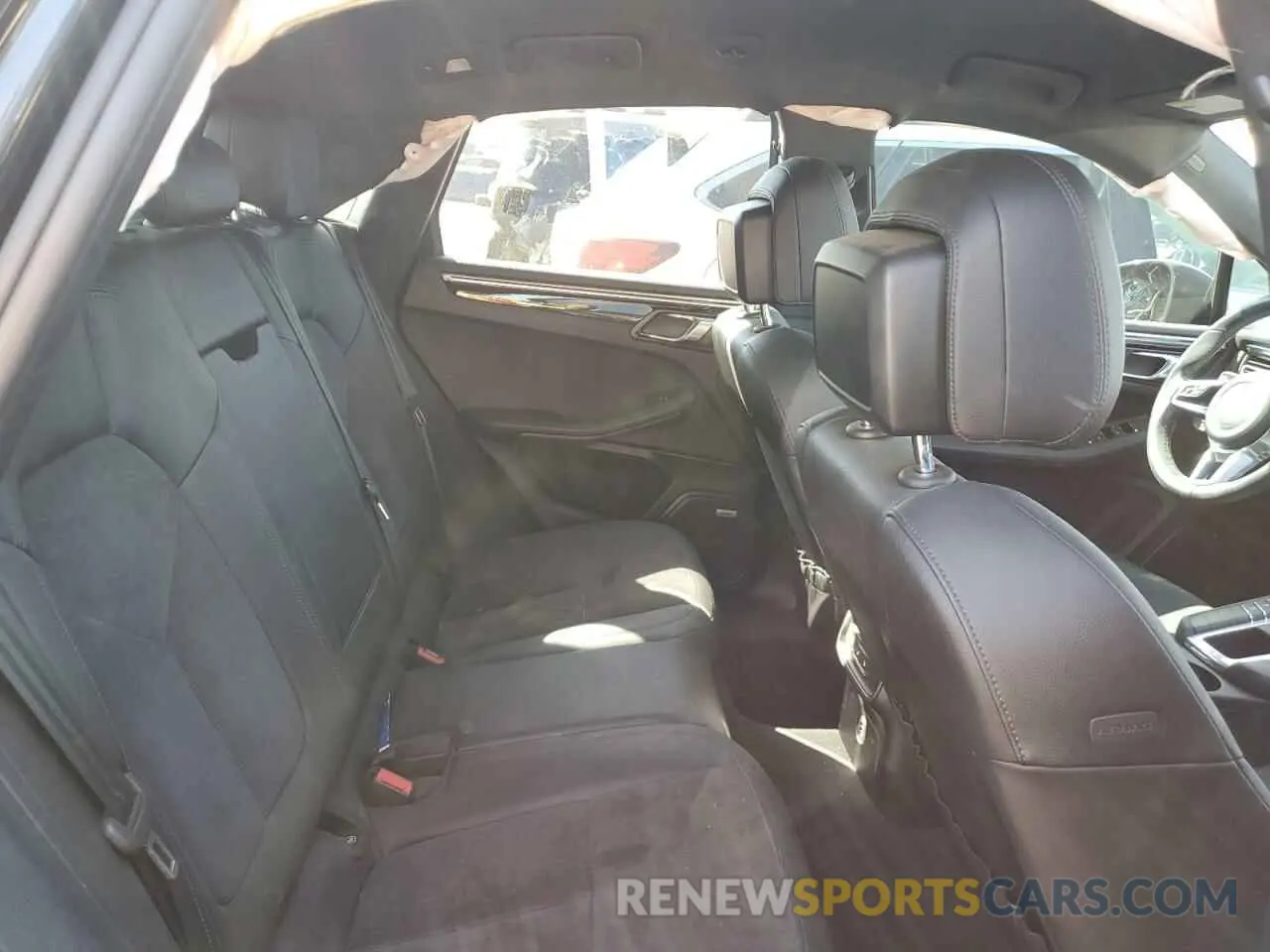 11 Photograph of a damaged car WP1AA2A59KLB03392 PORSCHE MACAN 2019