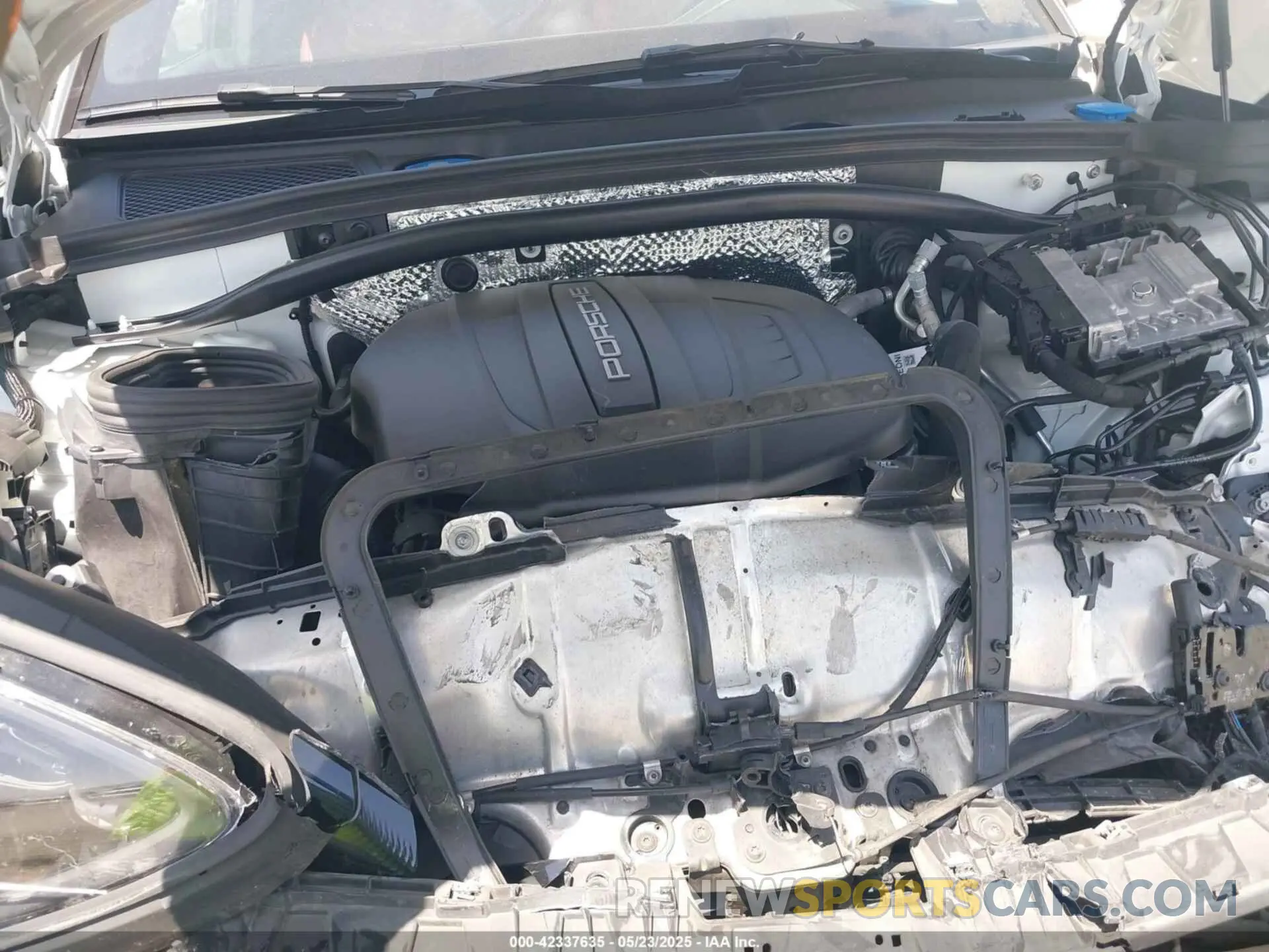 10 Photograph of a damaged car WP1AA2A5XKLB07595 PORSCHE MACAN 2019