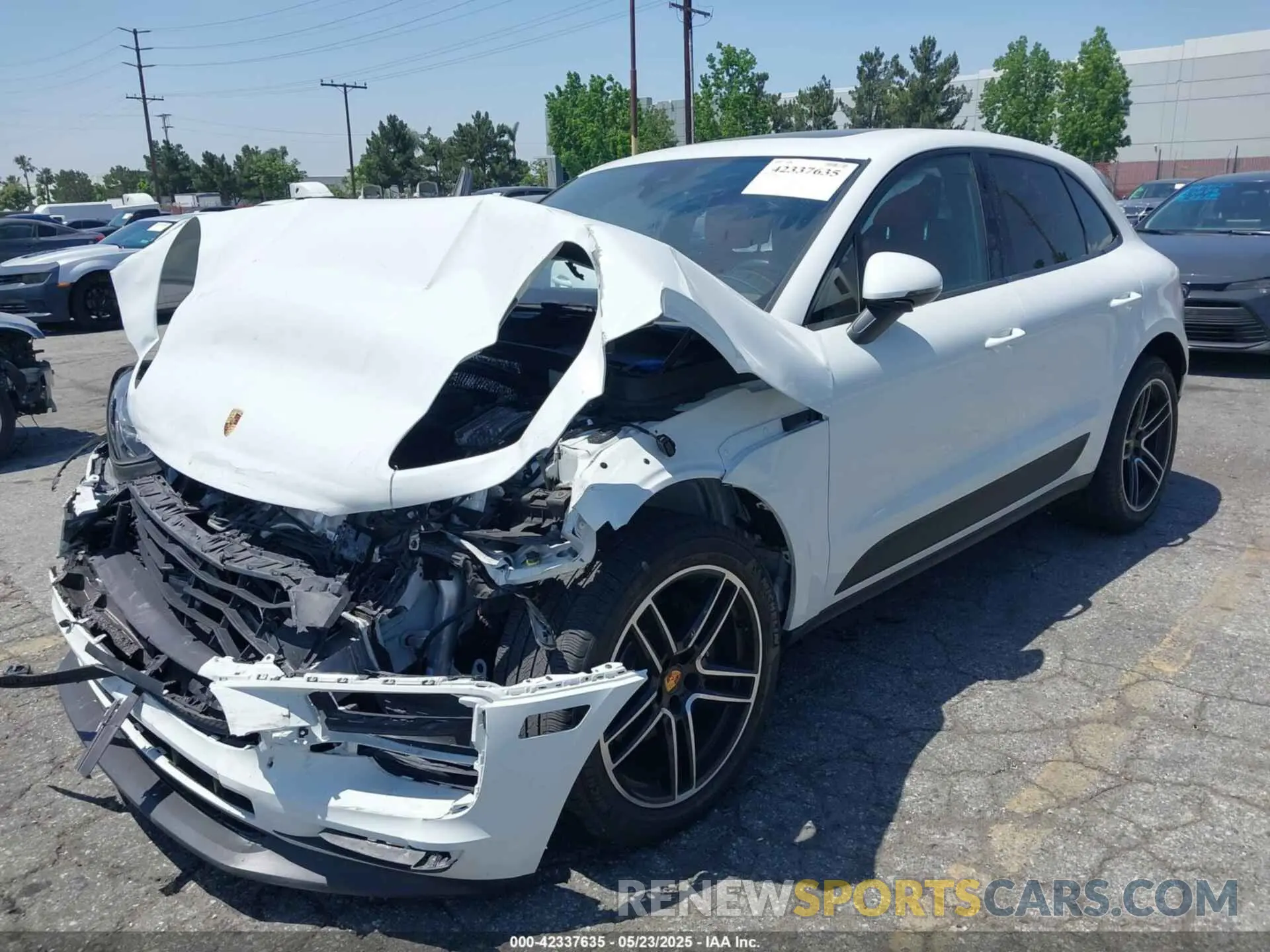 2 Photograph of a damaged car WP1AA2A5XKLB07595 PORSCHE MACAN 2019