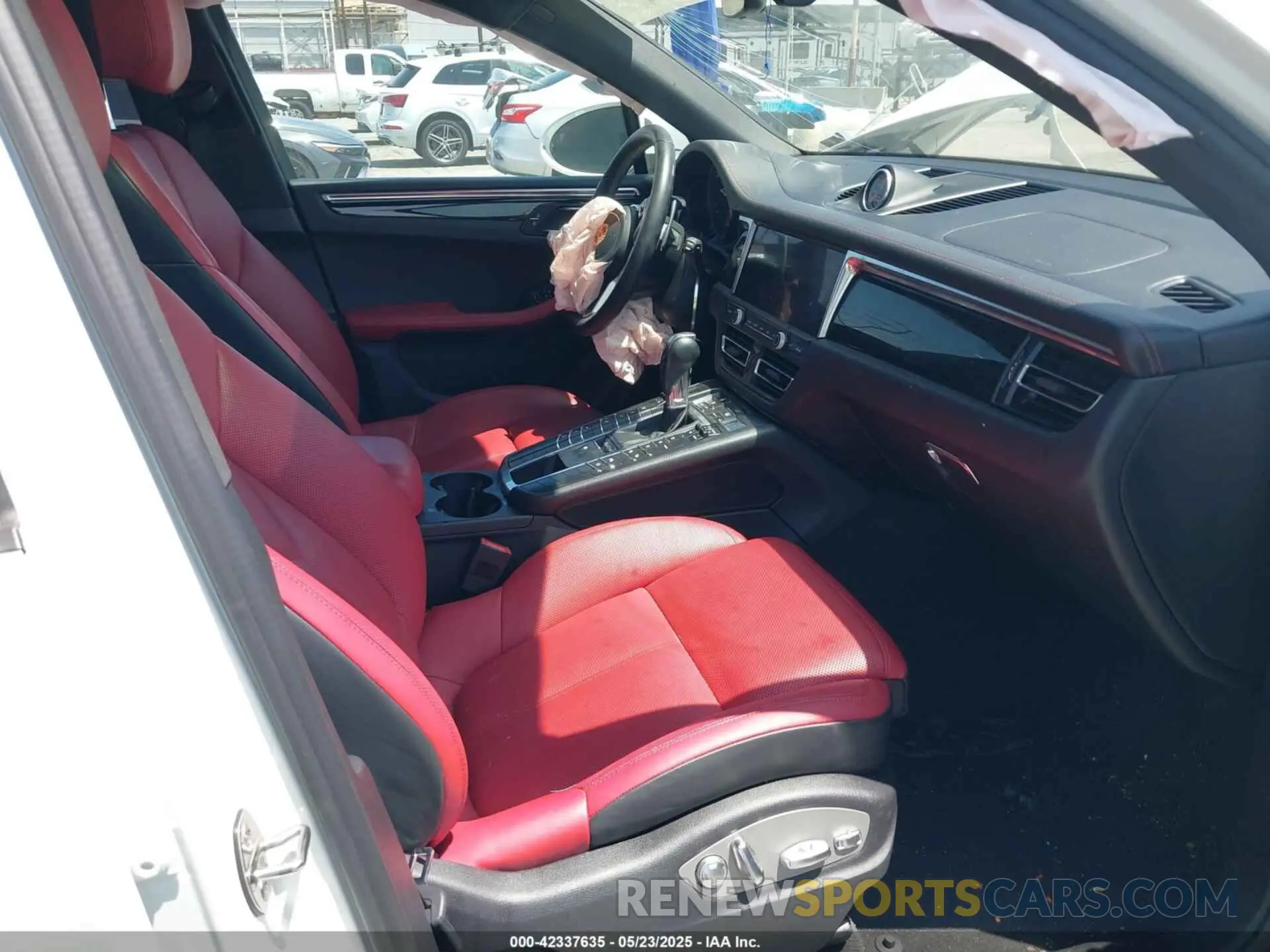 5 Photograph of a damaged car WP1AA2A5XKLB07595 PORSCHE MACAN 2019