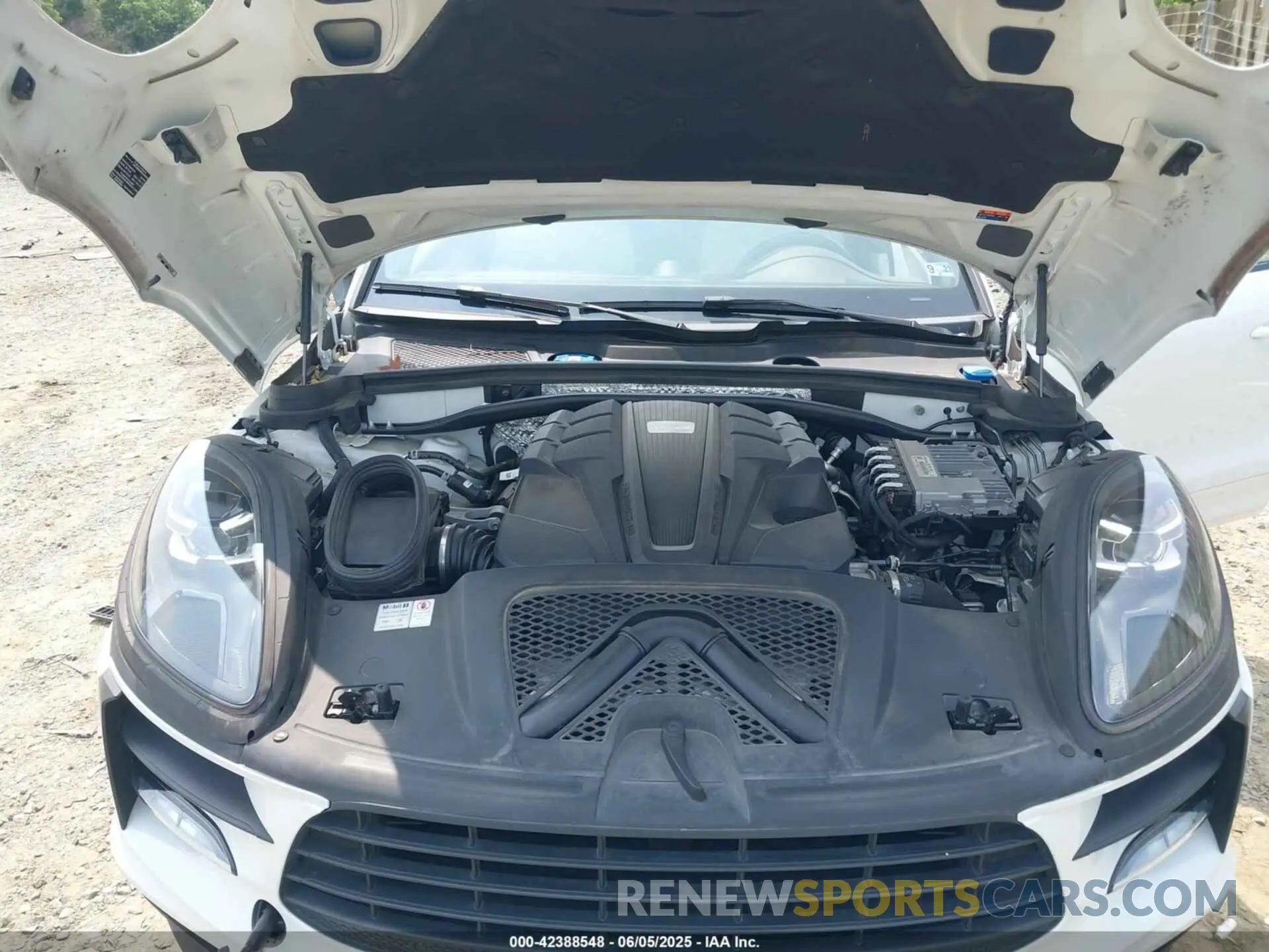 10 Photograph of a damaged car WP1AB2A52KLB32441 PORSCHE MACAN 2019