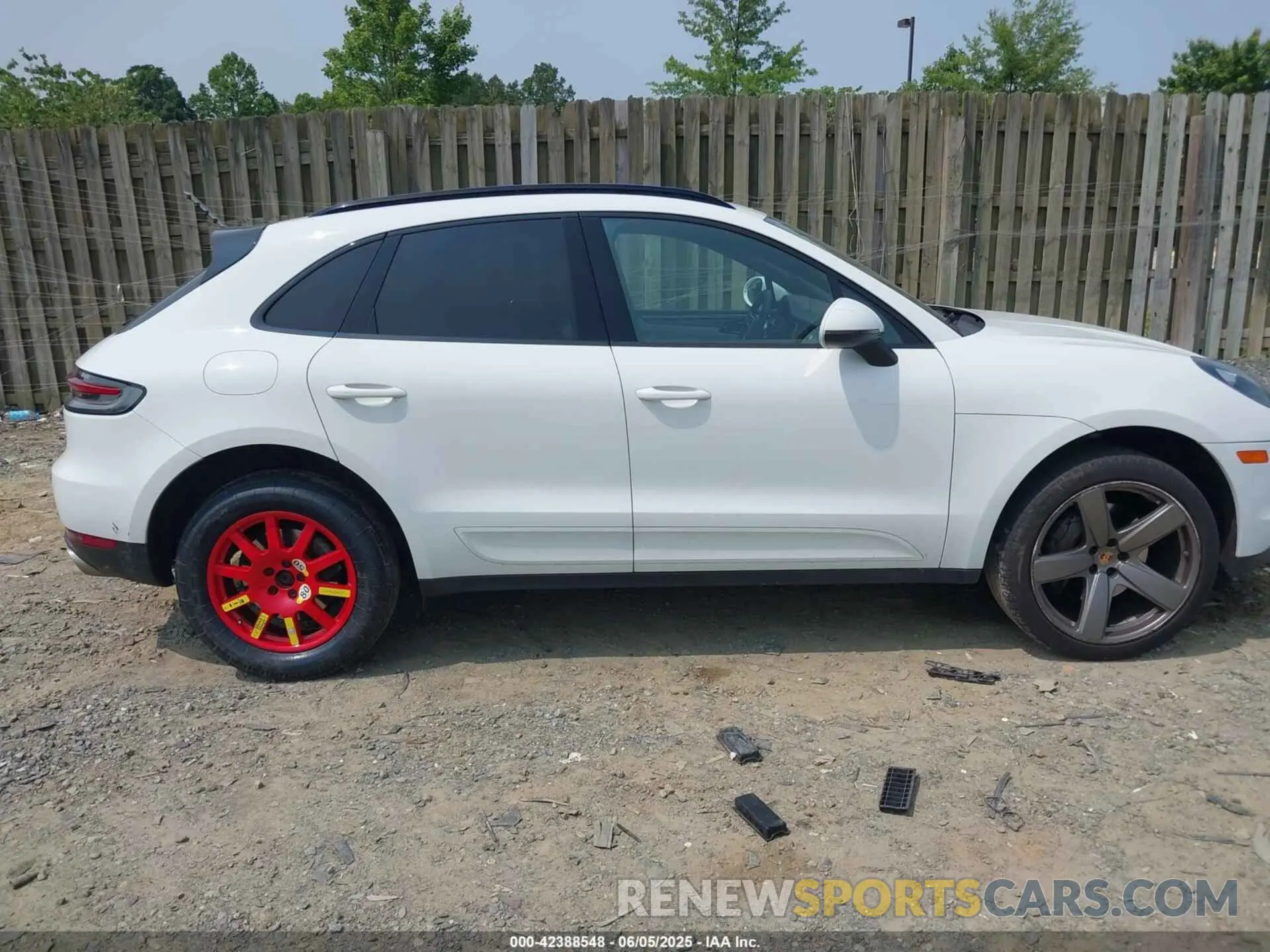 13 Photograph of a damaged car WP1AB2A52KLB32441 PORSCHE MACAN 2019