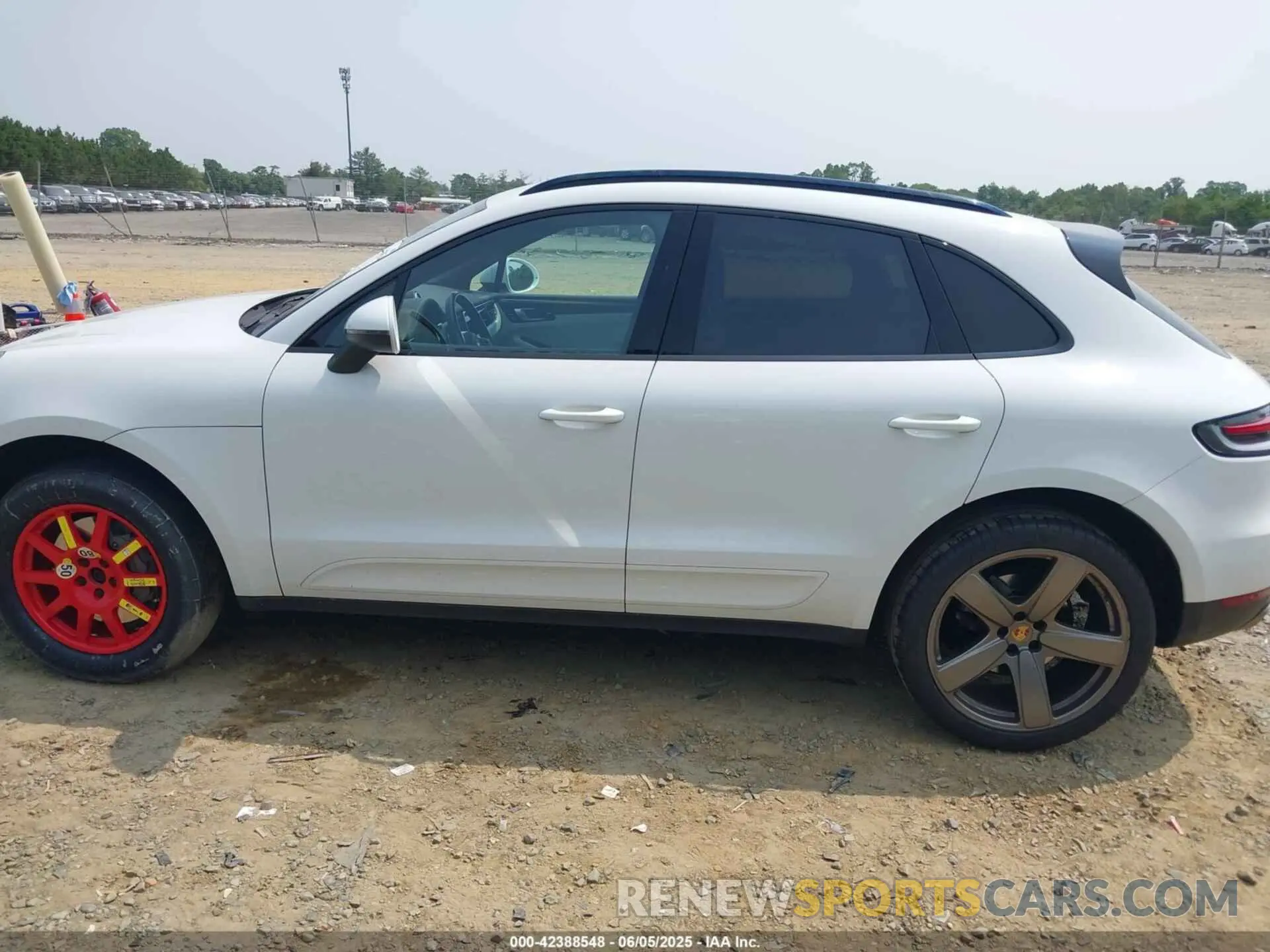 14 Photograph of a damaged car WP1AB2A52KLB32441 PORSCHE MACAN 2019