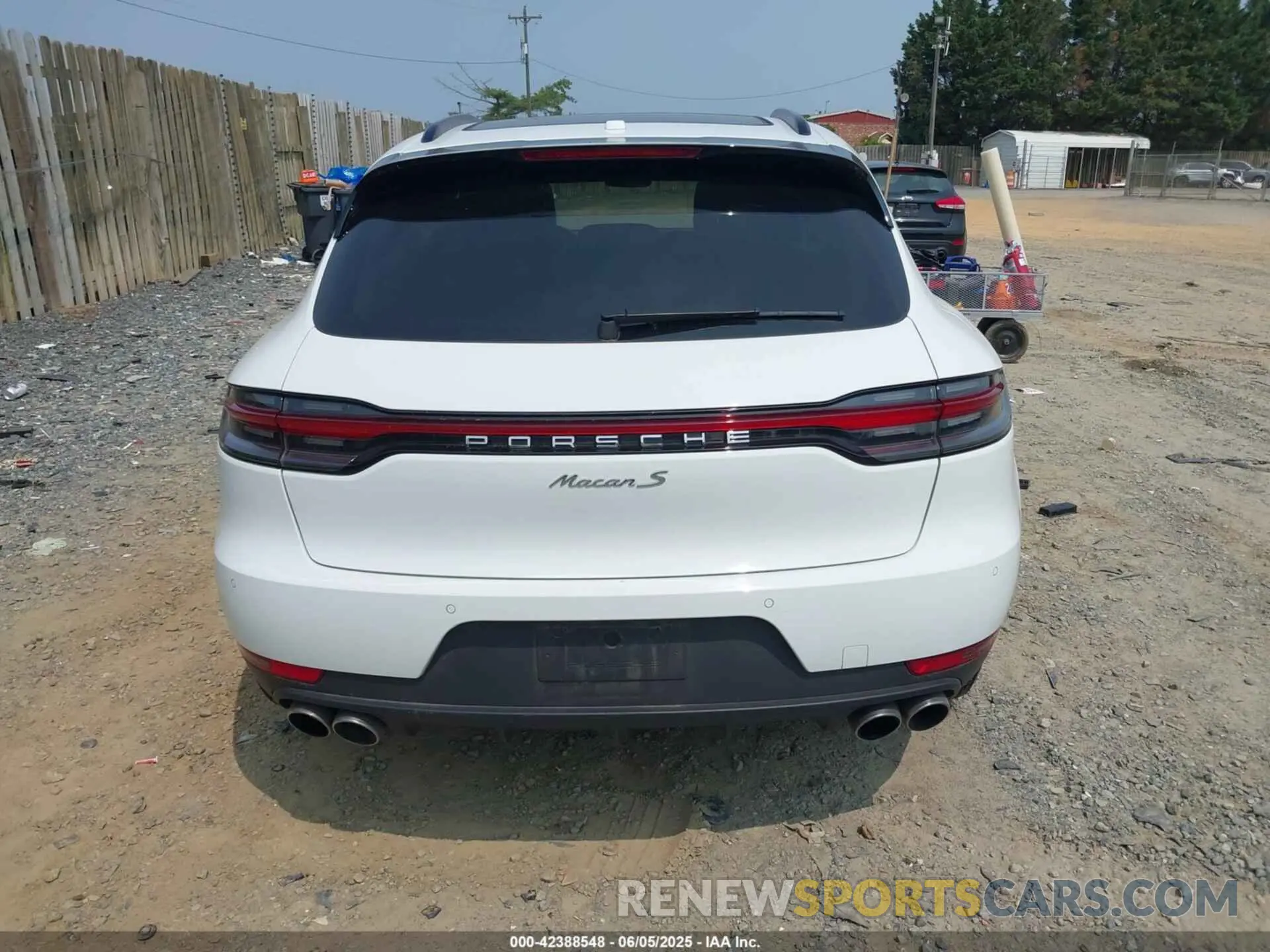 16 Photograph of a damaged car WP1AB2A52KLB32441 PORSCHE MACAN 2019