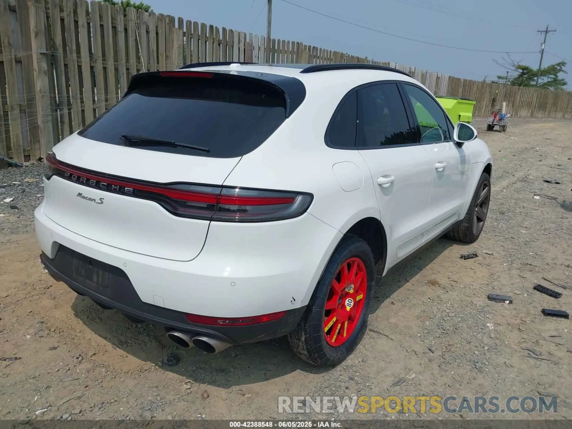 4 Photograph of a damaged car WP1AB2A52KLB32441 PORSCHE MACAN 2019