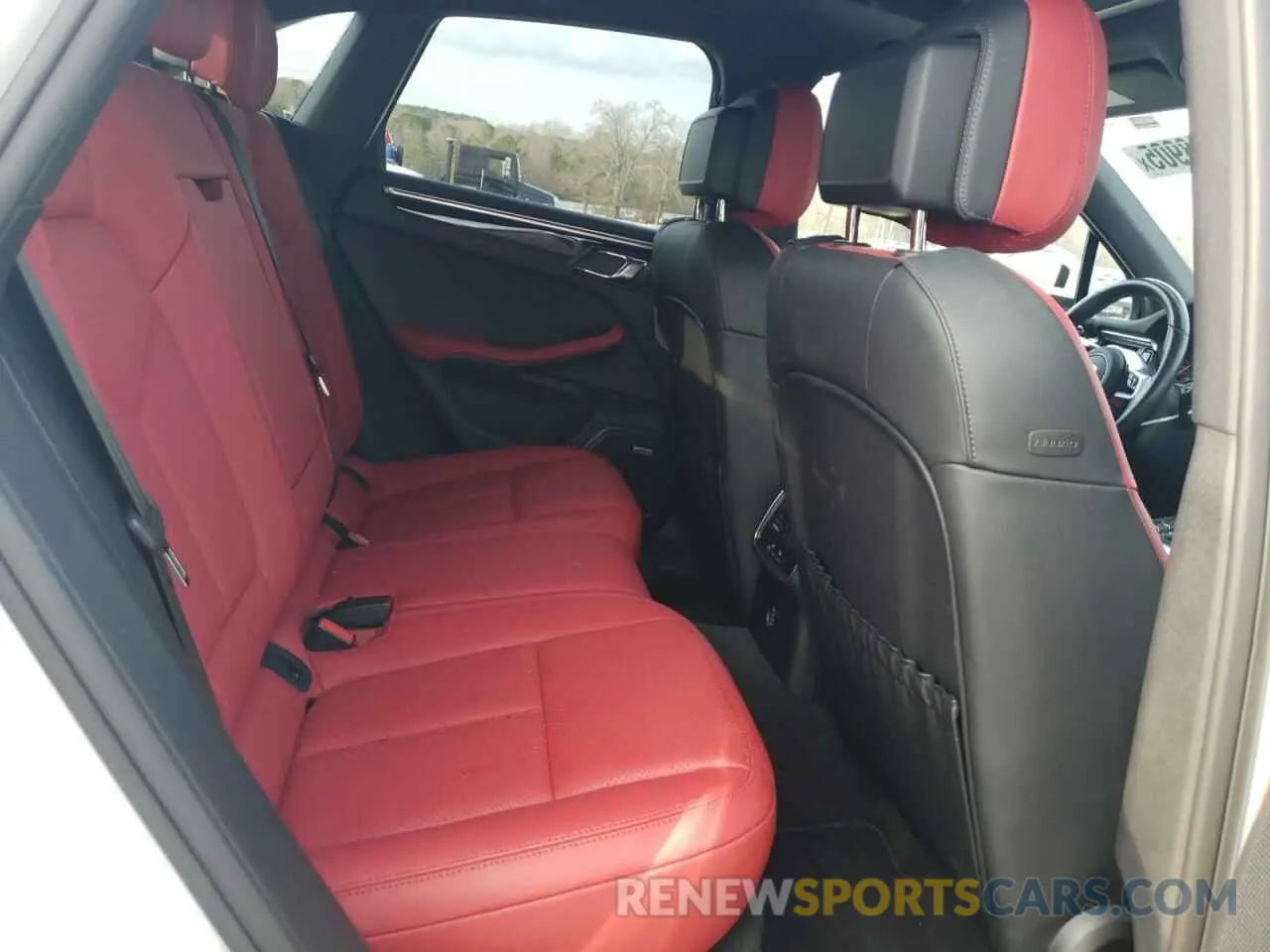 11 Photograph of a damaged car WP1AB2A55KLB31543 PORSCHE MACAN 2019