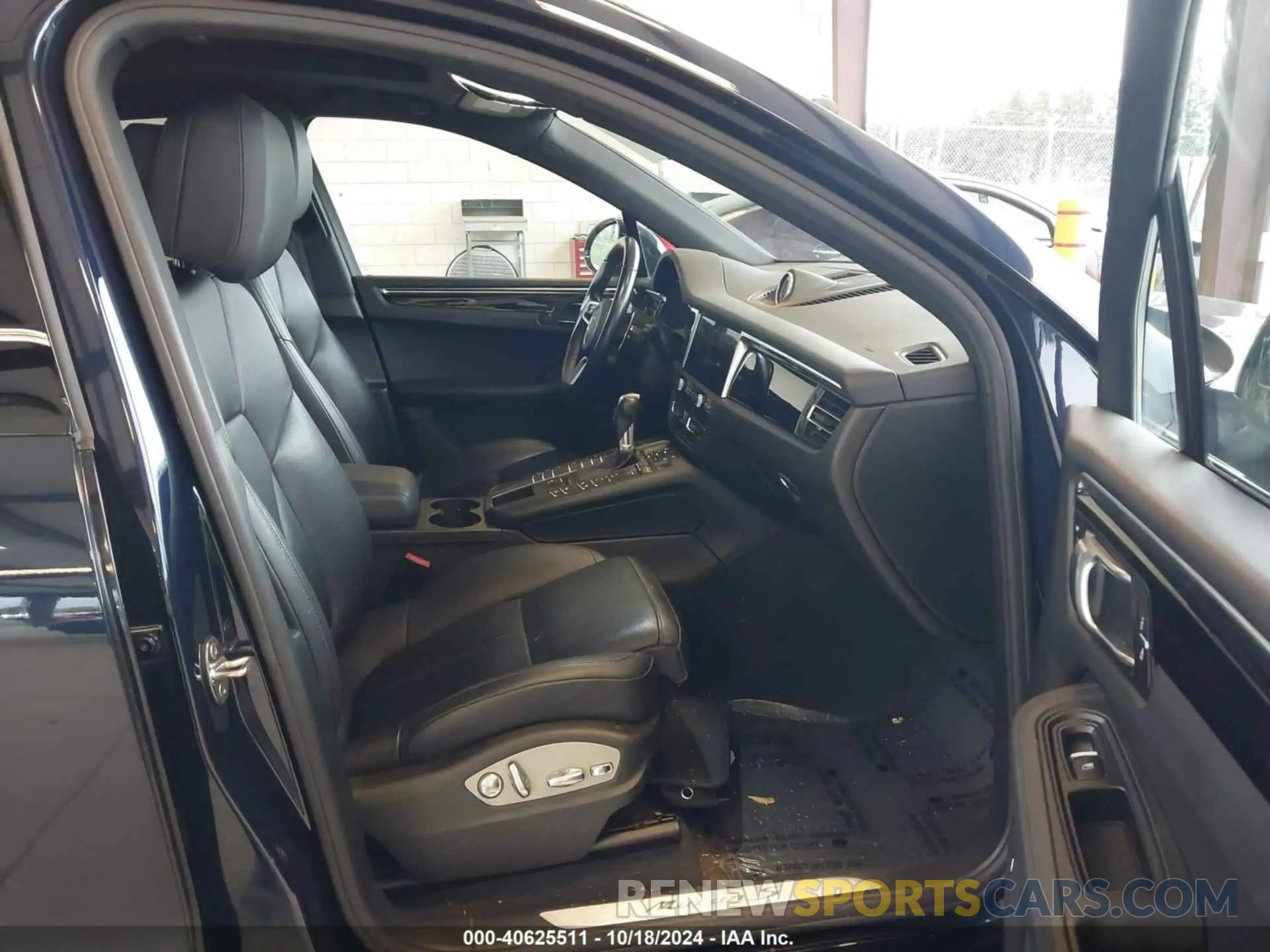 5 Photograph of a damaged car WP1AB2A57KLB33956 PORSCHE MACAN 2019