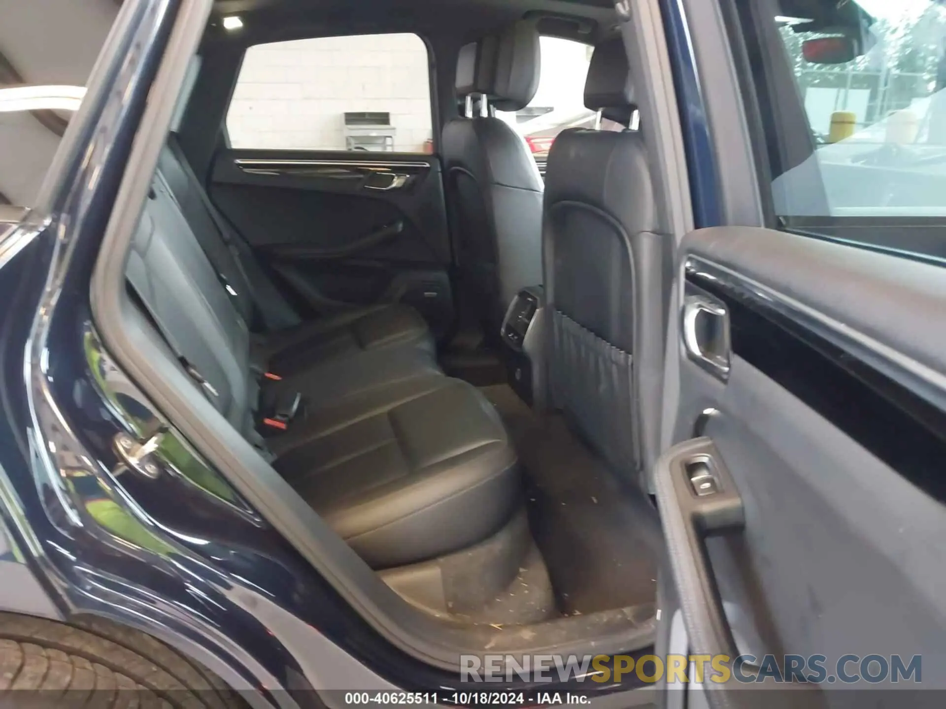 8 Photograph of a damaged car WP1AB2A57KLB33956 PORSCHE MACAN 2019