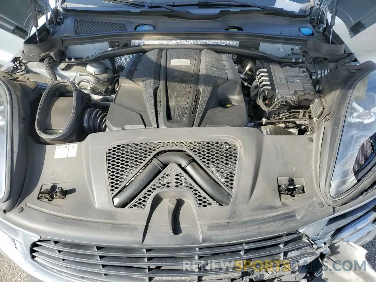14 Photograph of a damaged car WP1AB2A59KLB31853 PORSCHE MACAN 2019