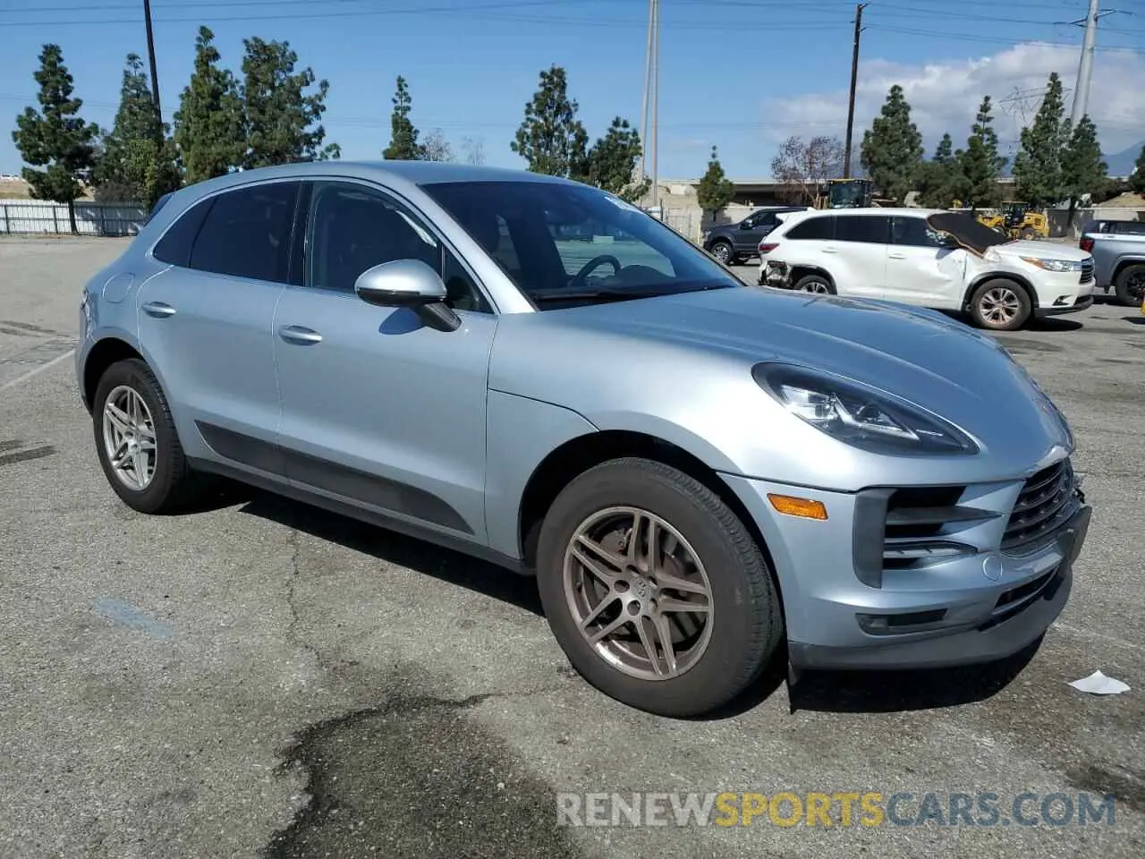 4 Photograph of a damaged car WP1AB2A59KLB31853 PORSCHE MACAN 2019