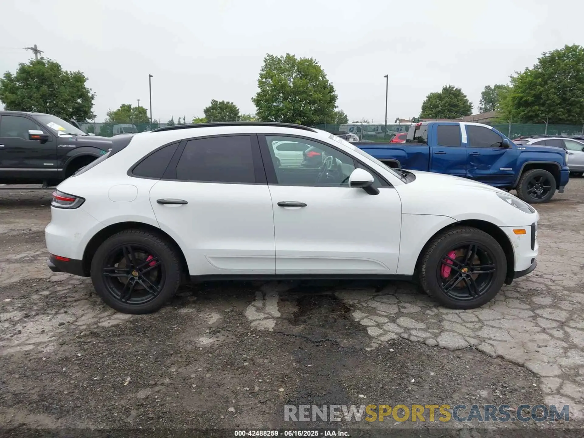 13 Фотография поврежденного автомобиля WP1AA2A50LLB05839 PORSCHE MACAN 2020