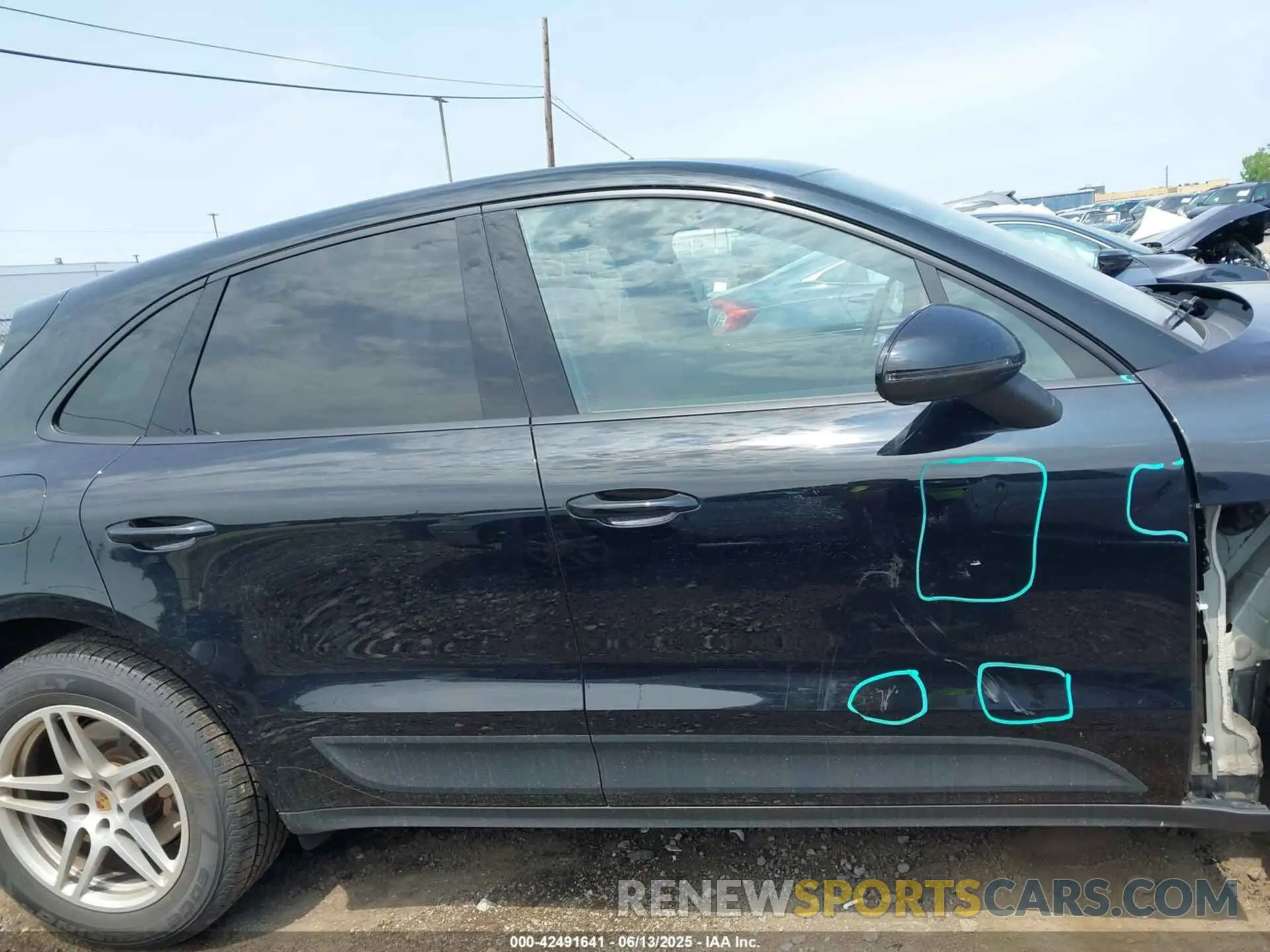 13 Фотография поврежденного автомобиля WP1AA2A51LLB10709 PORSCHE MACAN 2020