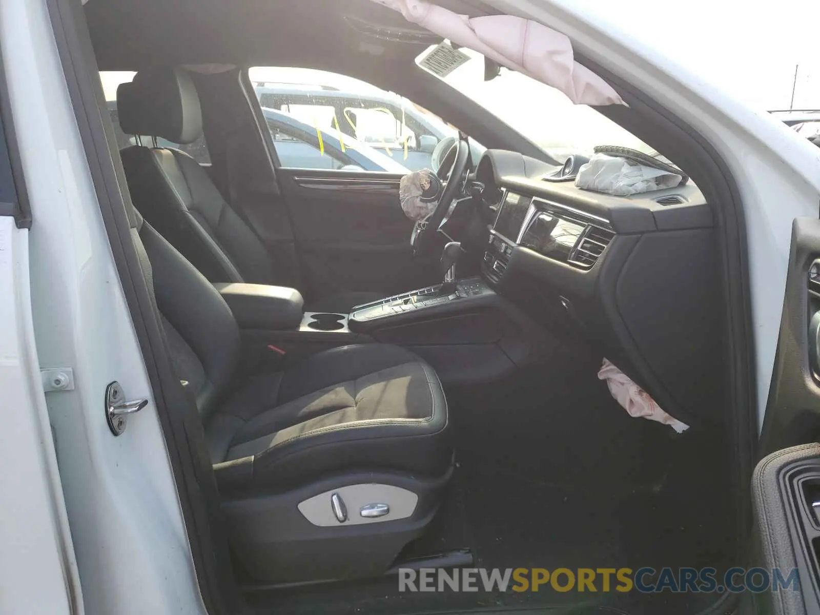 5 Photograph of a damaged car WP1AA2A53LLB00649 PORSCHE MACAN 2020