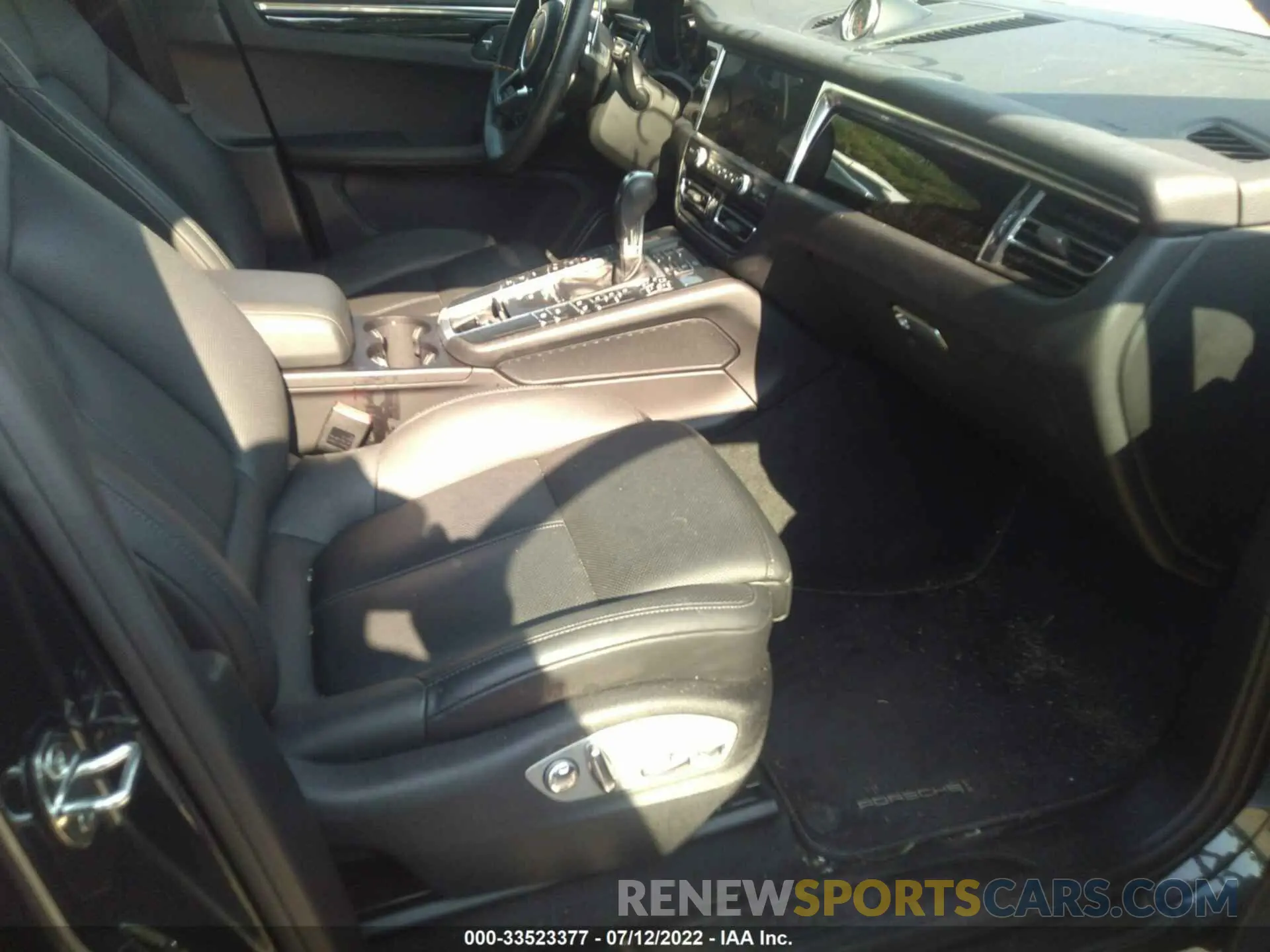 5 Photograph of a damaged car WP1AA2A55LLB04461 PORSCHE MACAN 2020