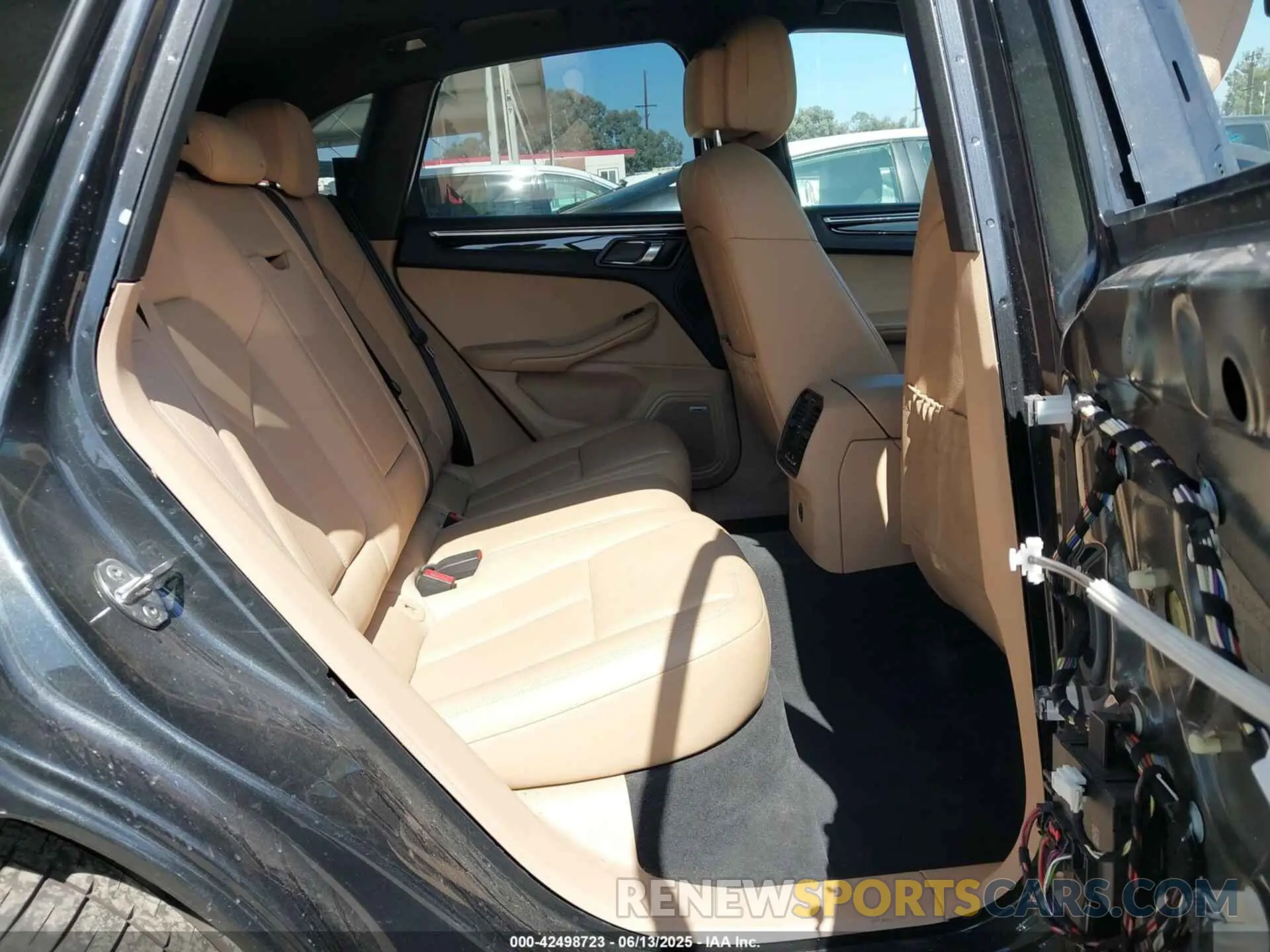 8 Photograph of a damaged car WP1AB2A59LLB32454 PORSCHE MACAN 2020