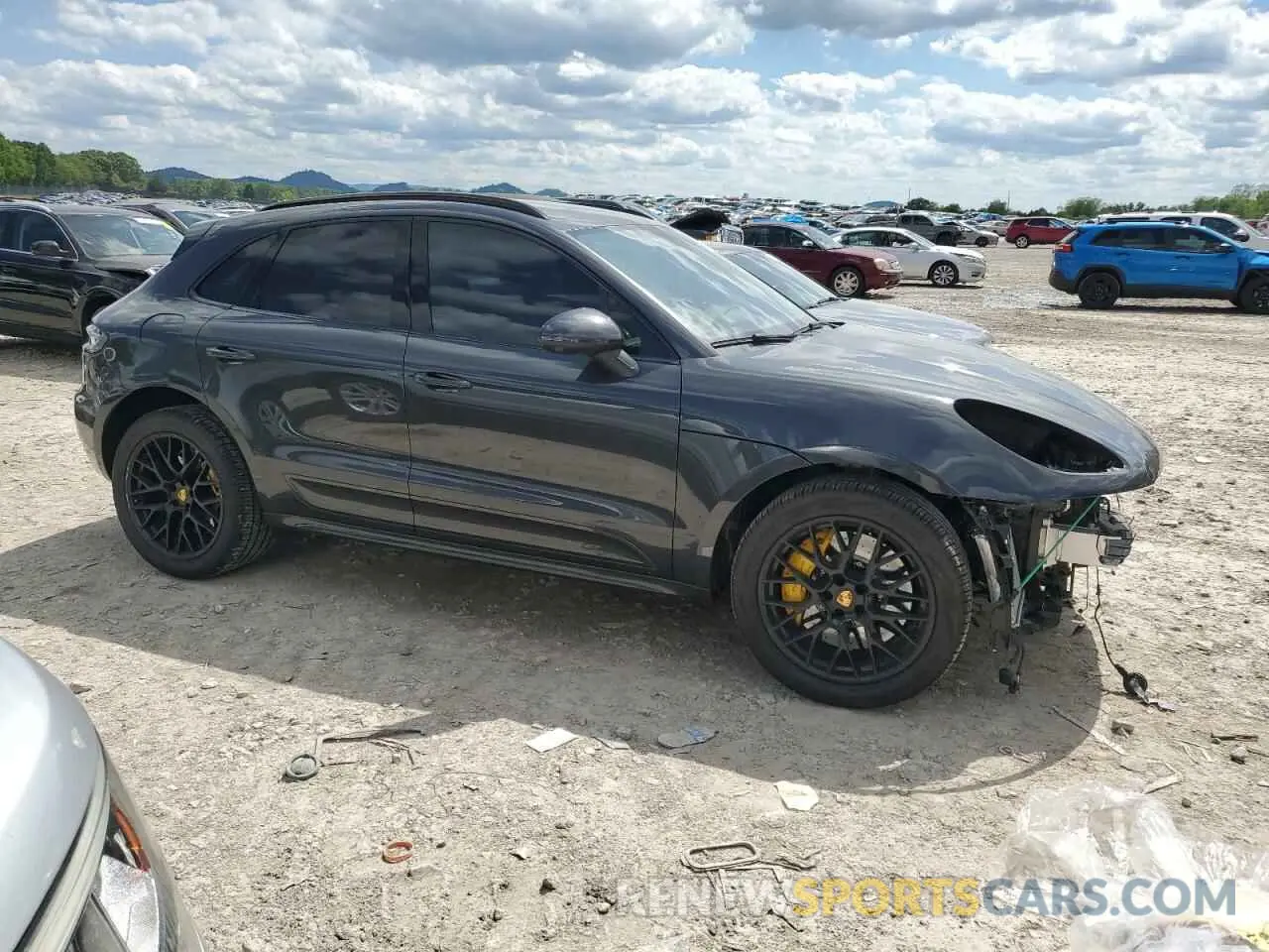 4 Photograph of a damaged car WP1AG2A53LLB55360 PORSCHE MACAN 2020