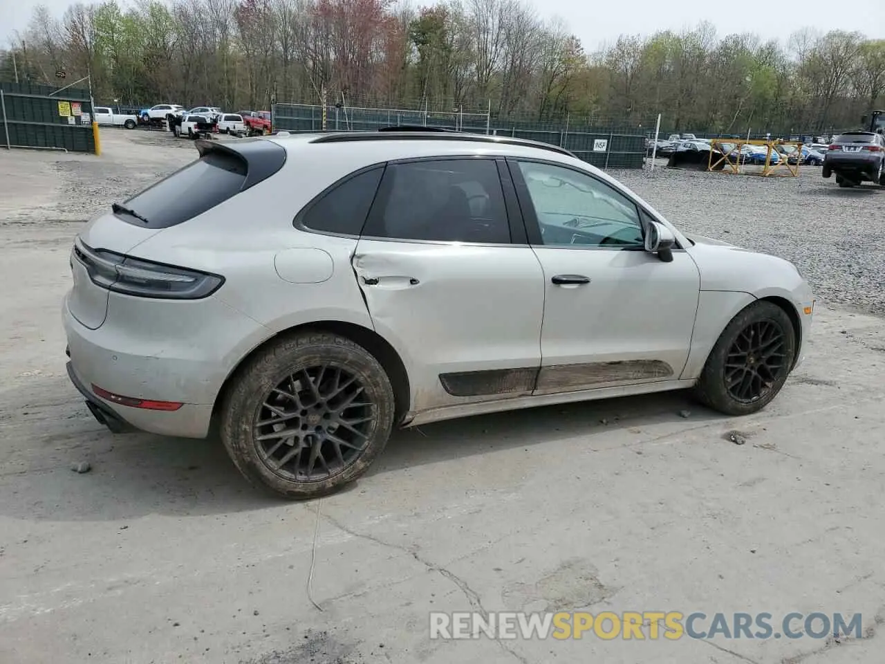 3 Photograph of a damaged car WP1AG2A59LLB55606 PORSCHE MACAN 2020