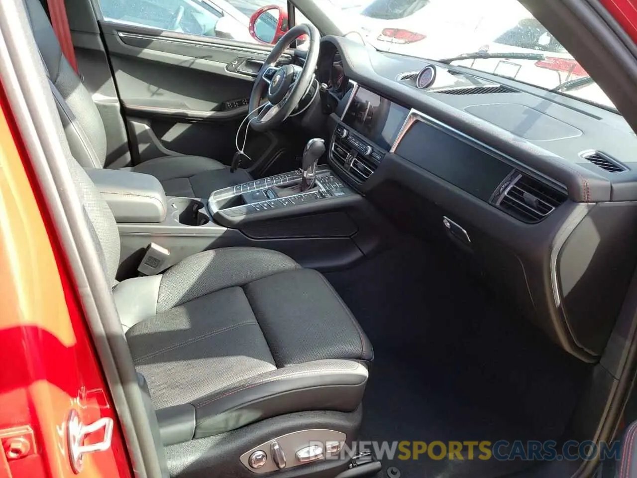 5 Photograph of a damaged car WP1AG2A5XLLB56263 PORSCHE MACAN 2020
