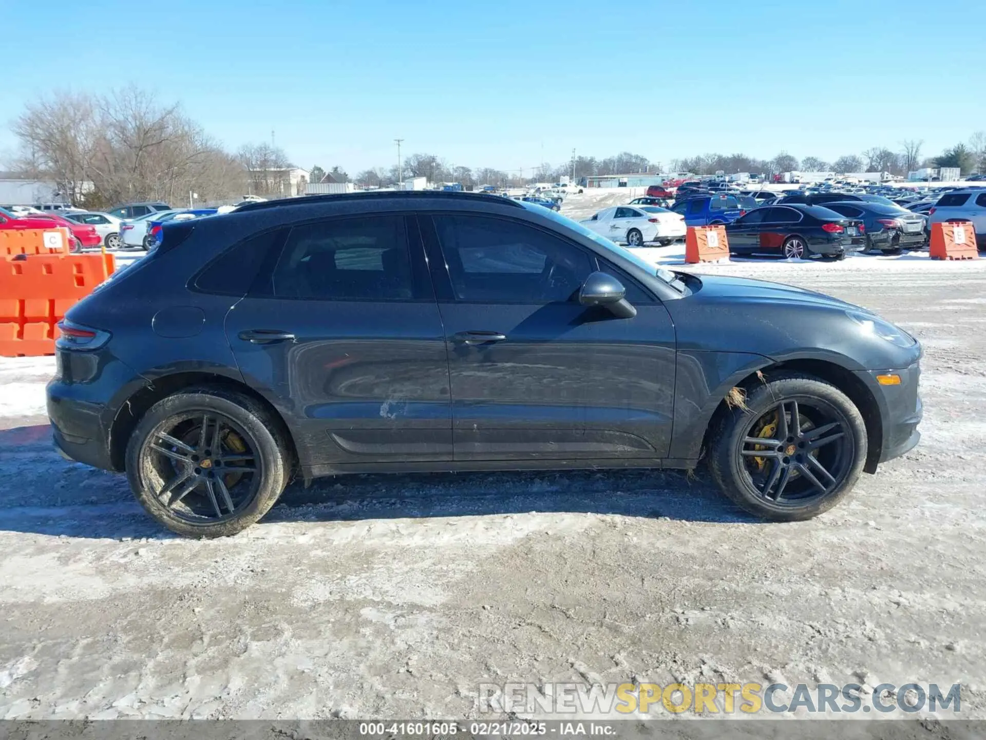 13 Photograph of a damaged car WP1AA2A50MLB06099 PORSCHE MACAN 2021