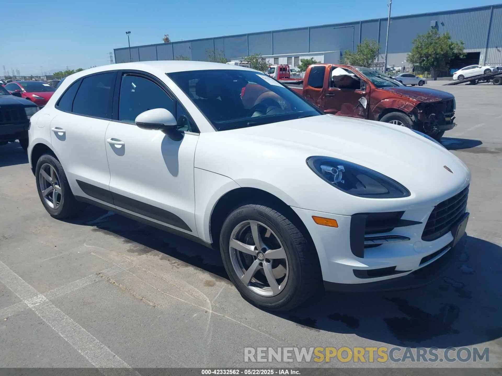 1 Photograph of a damaged car WP1AA2A51MLB00523 PORSCHE MACAN 2021