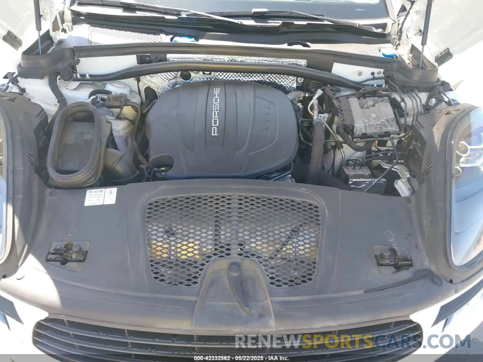 10 Photograph of a damaged car WP1AA2A51MLB00523 PORSCHE MACAN 2021