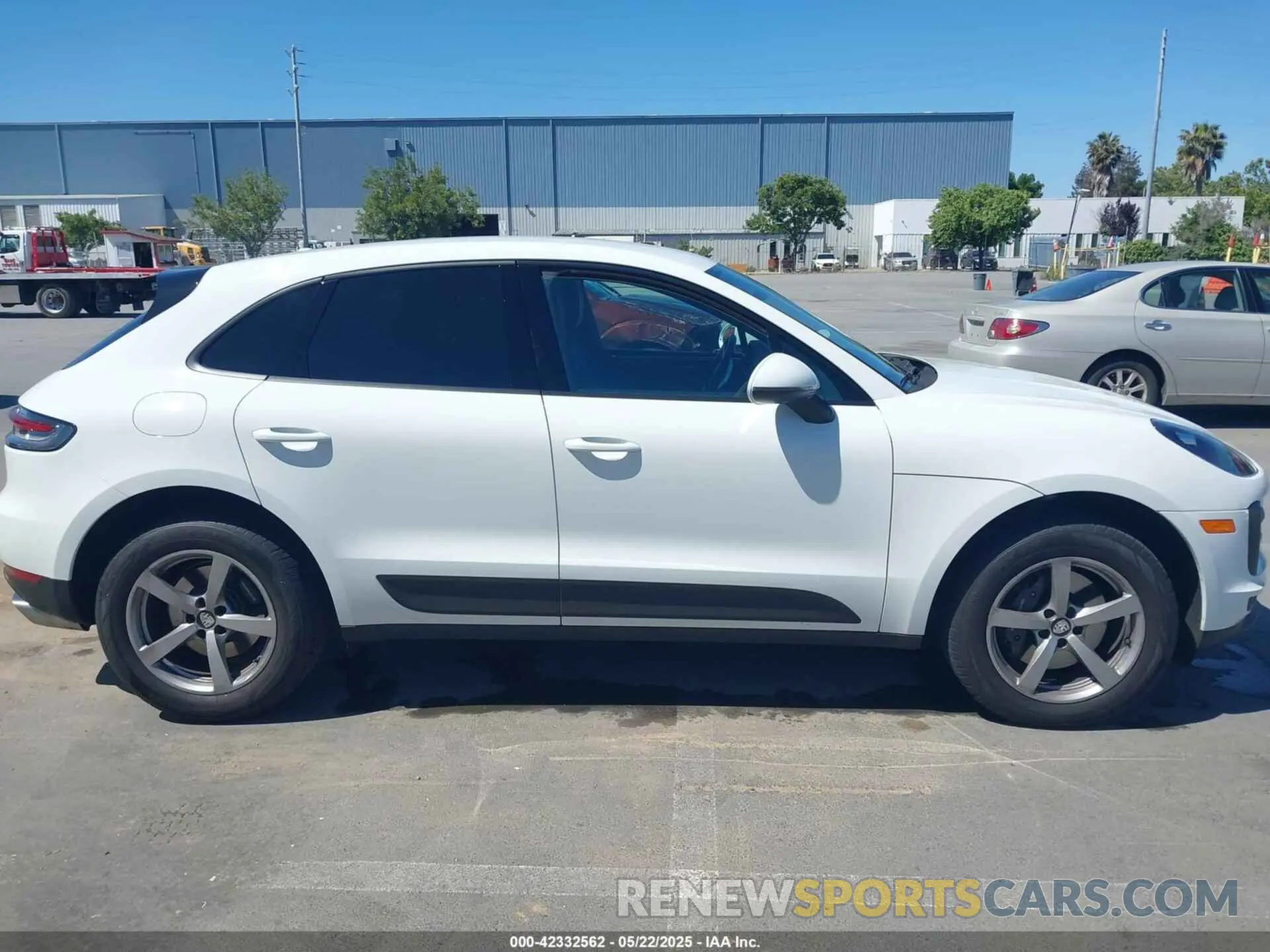 13 Photograph of a damaged car WP1AA2A51MLB00523 PORSCHE MACAN 2021