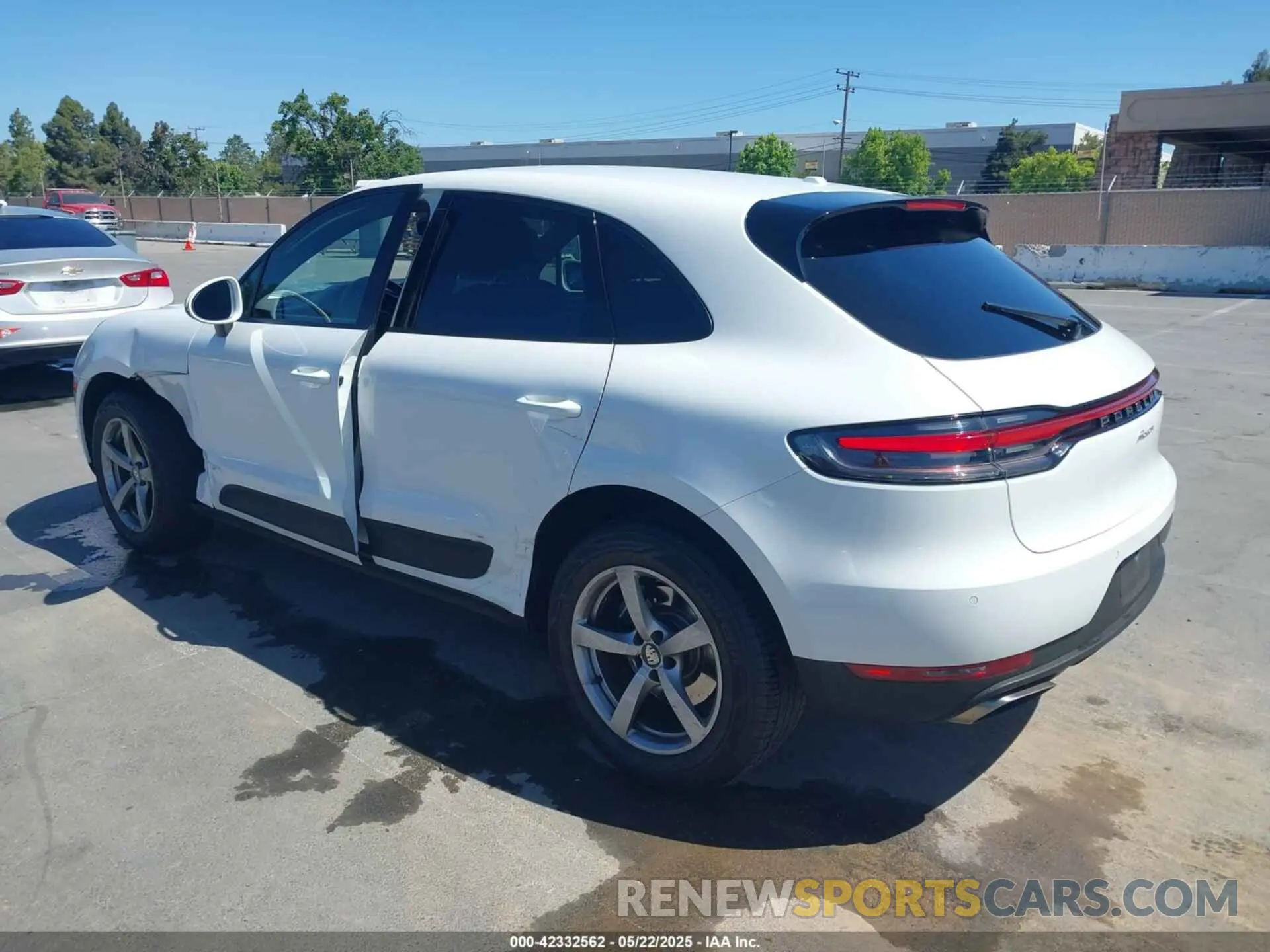 3 Photograph of a damaged car WP1AA2A51MLB00523 PORSCHE MACAN 2021